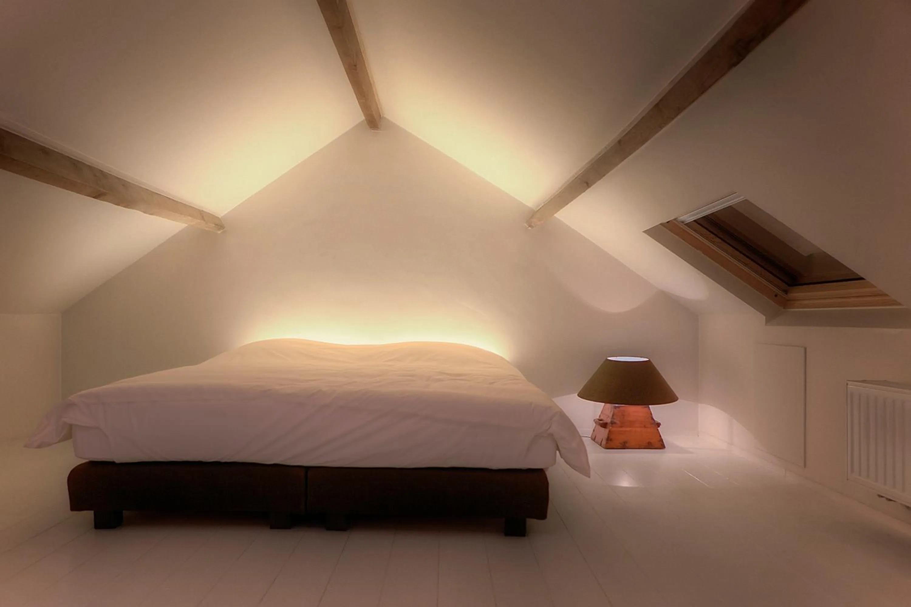 Bed in Menin Gate House