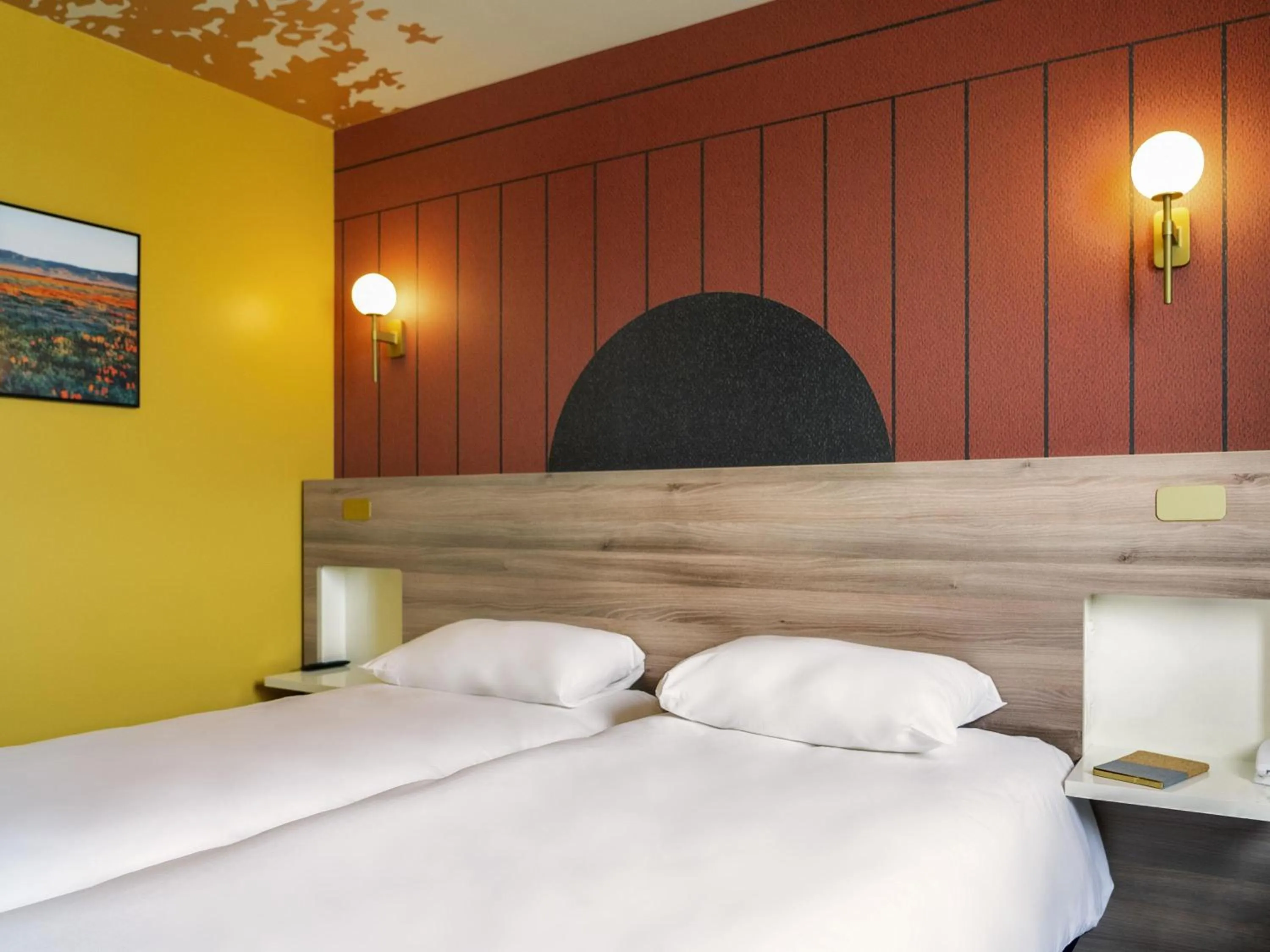 Bedroom, Bed in ibis Styles Versailles Saint Quentin en Yvelines