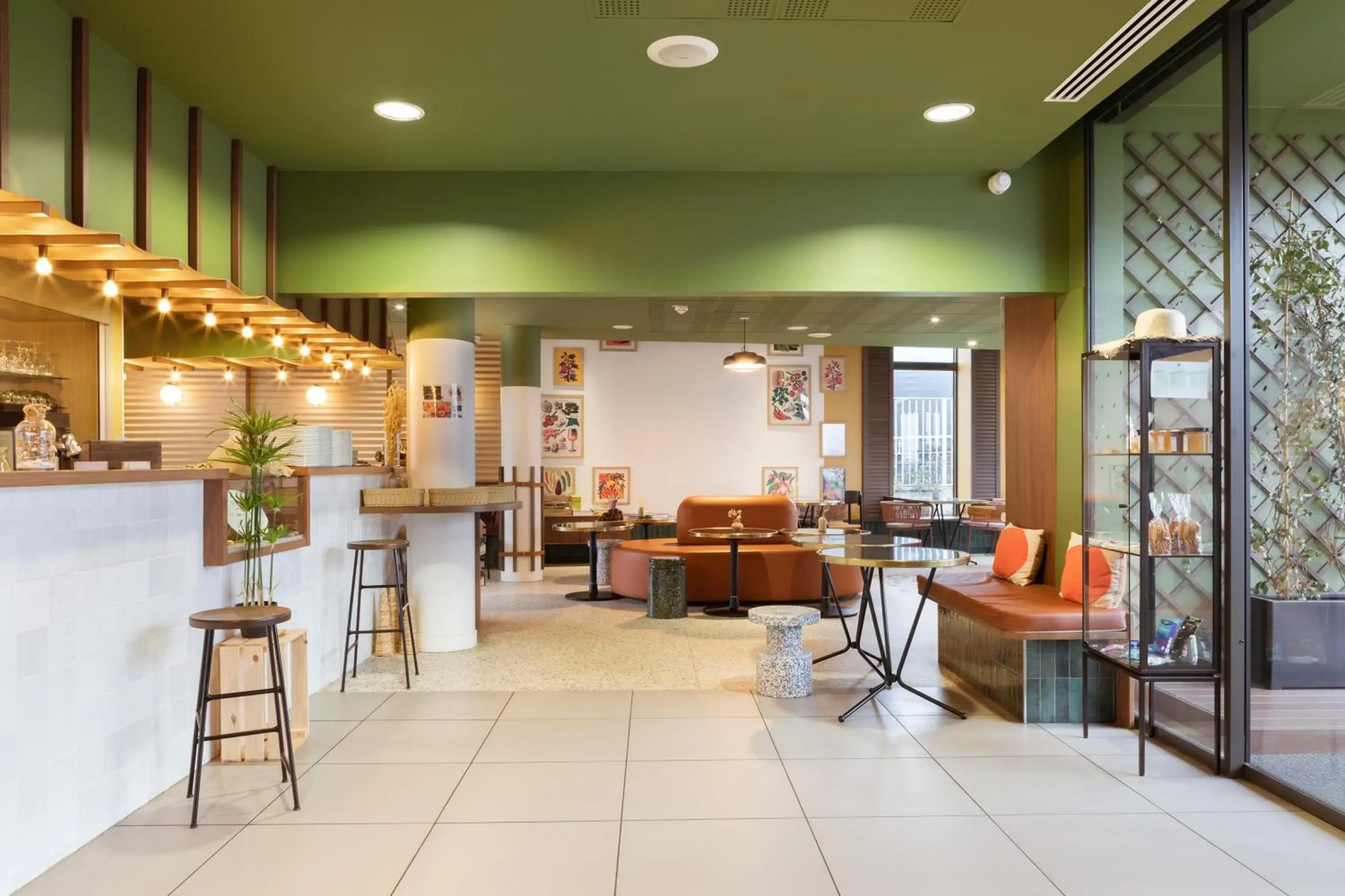 Lobby or reception in ibis Styles Versailles Saint Quentin en Yvelines Lobby or reception in ibis Styles Versailles Saint Quentin en Yvelines