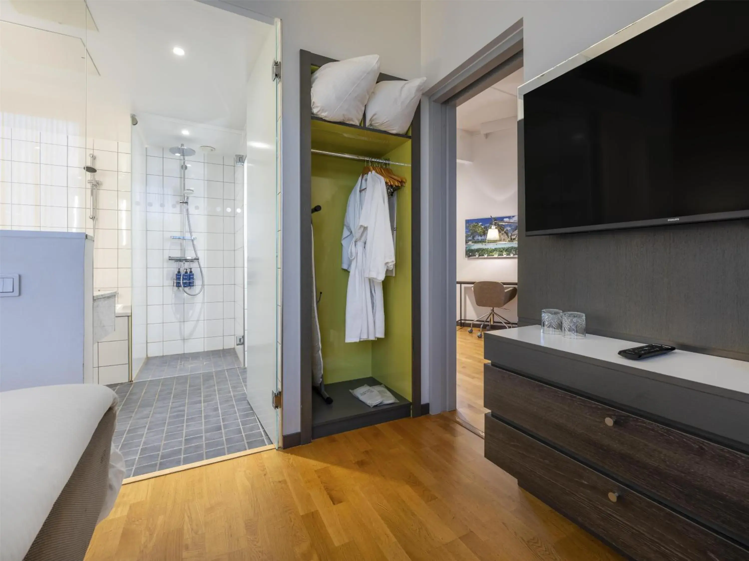 Photo of the whole room, Bed in Radisson Blu Hotel Uppsala Photo of the whole room, Bed in Radisson Blu Hotel Uppsala