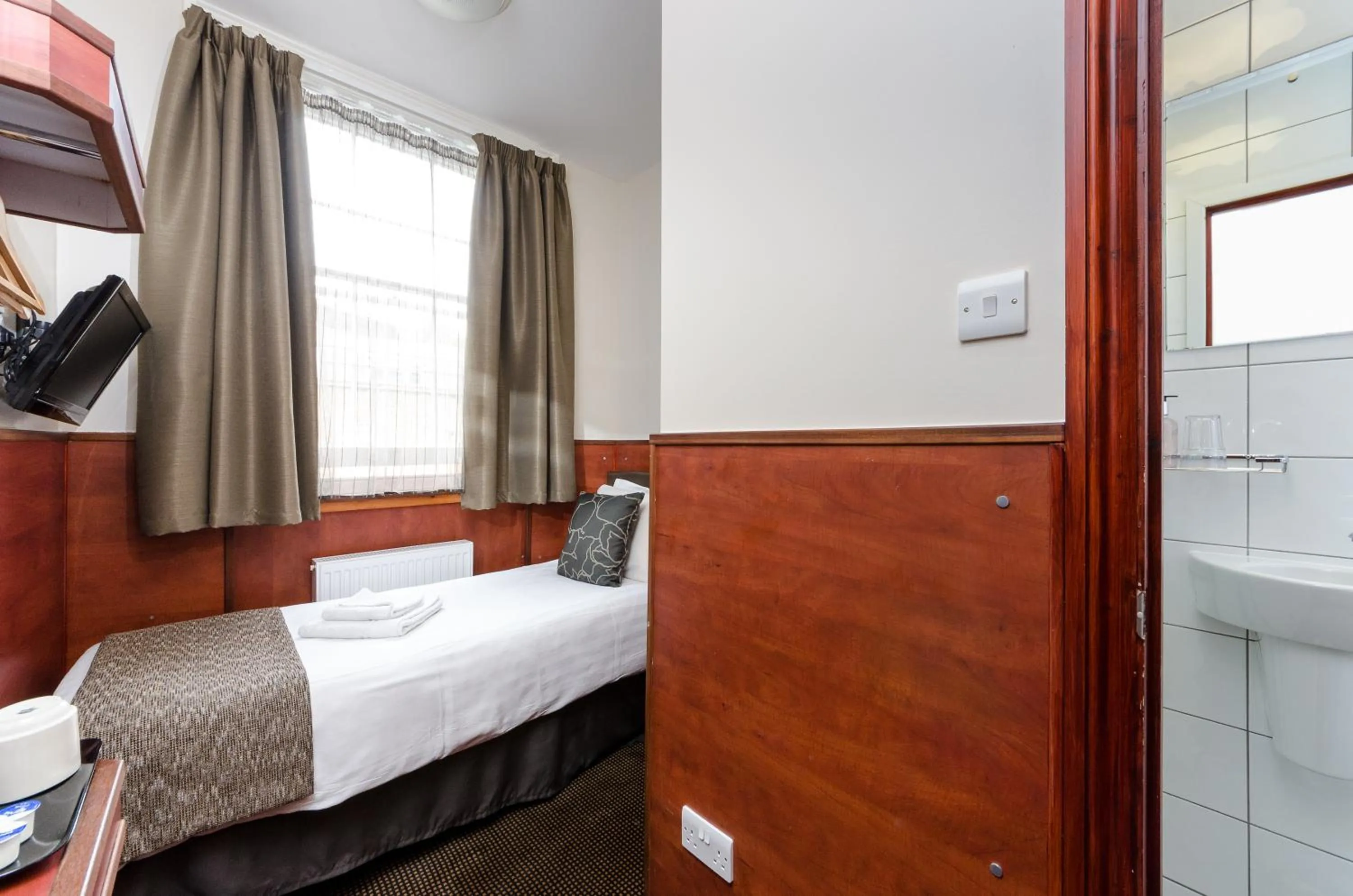 Bedroom, Bed in Wardonia Hotel Kings Cross