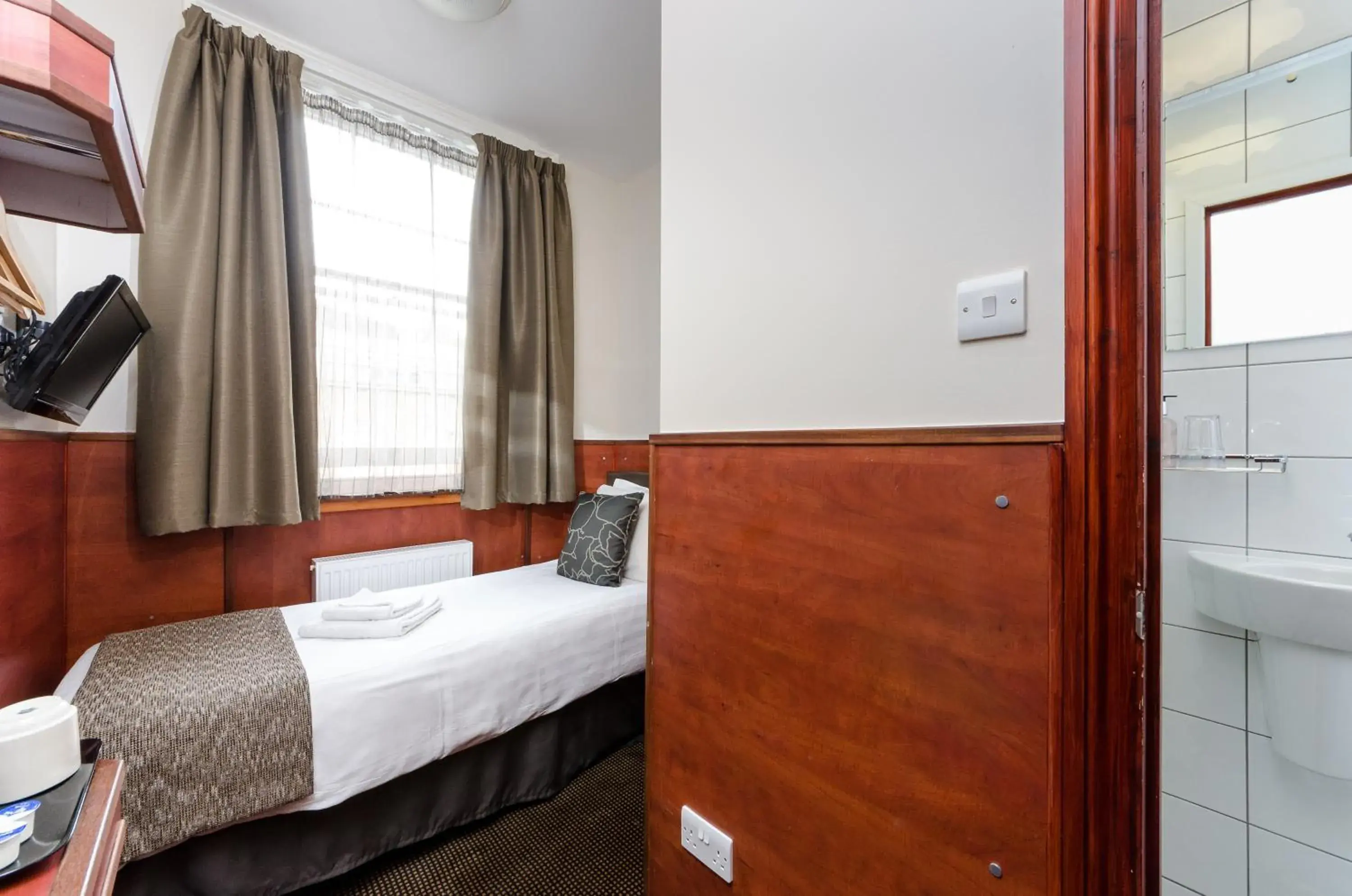 Bedroom, Bed in Wardonia Hotel Kings Cross Bedroom, Bed in Wardonia Hotel Kings Cross