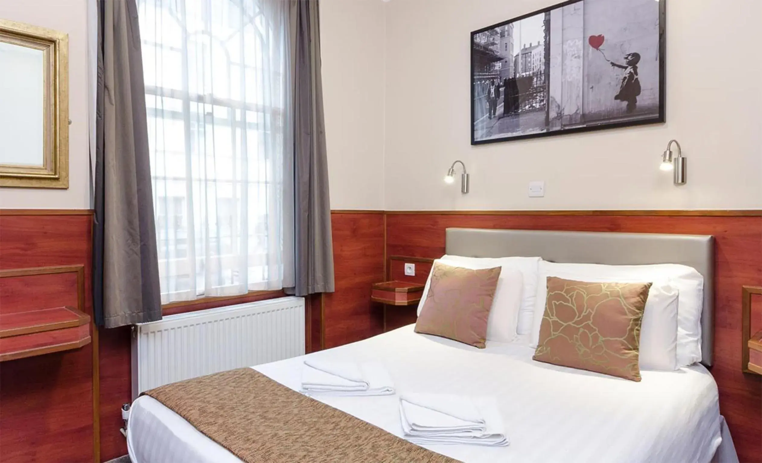 Bedroom, Bed in Wardonia Hotel Kings Cross Bedroom, Bed in Wardonia Hotel Kings Cross