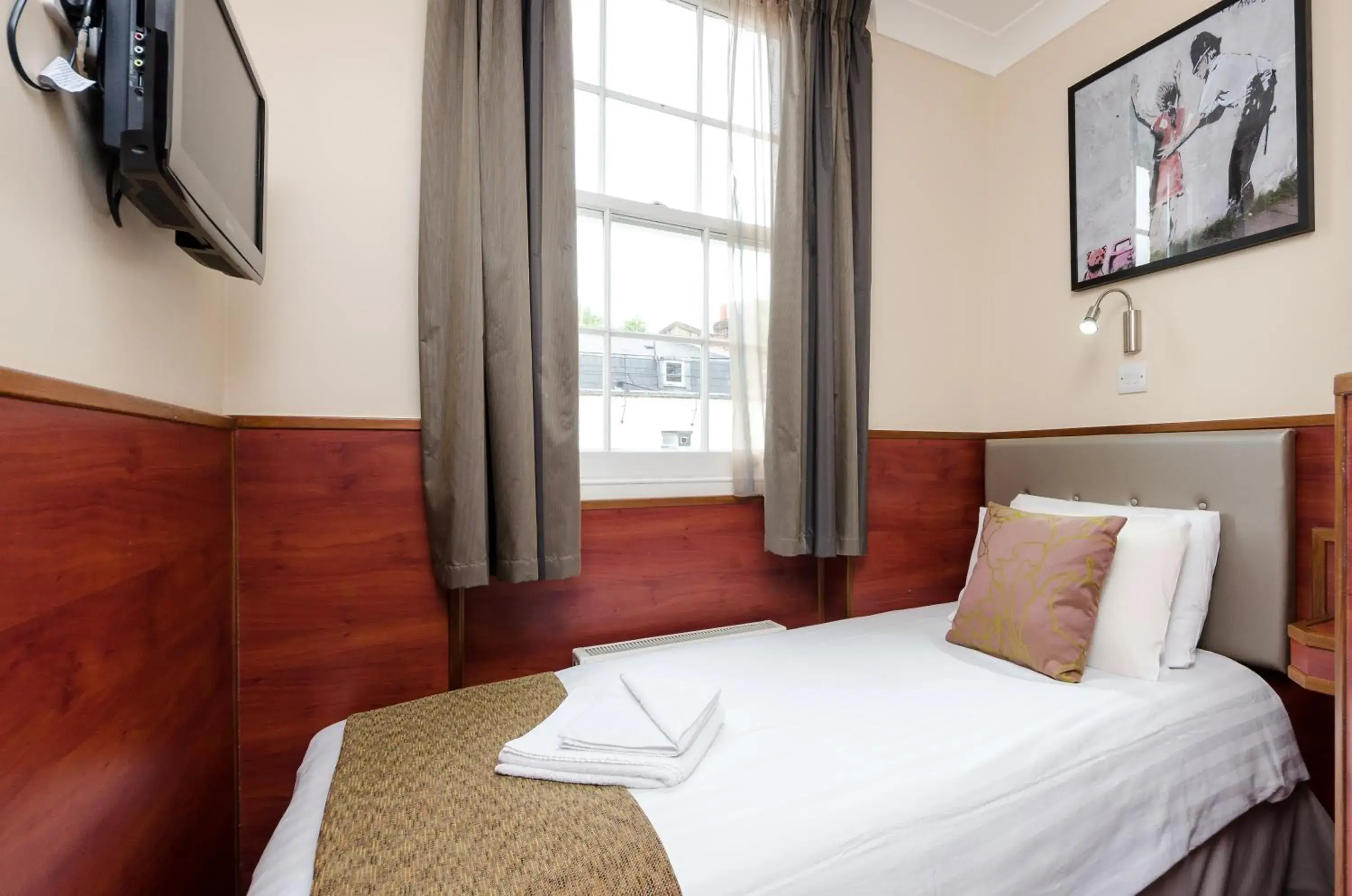 Bedroom, Bed in Wardonia Hotel Kings Cross Bedroom, Bed in Wardonia Hotel Kings Cross