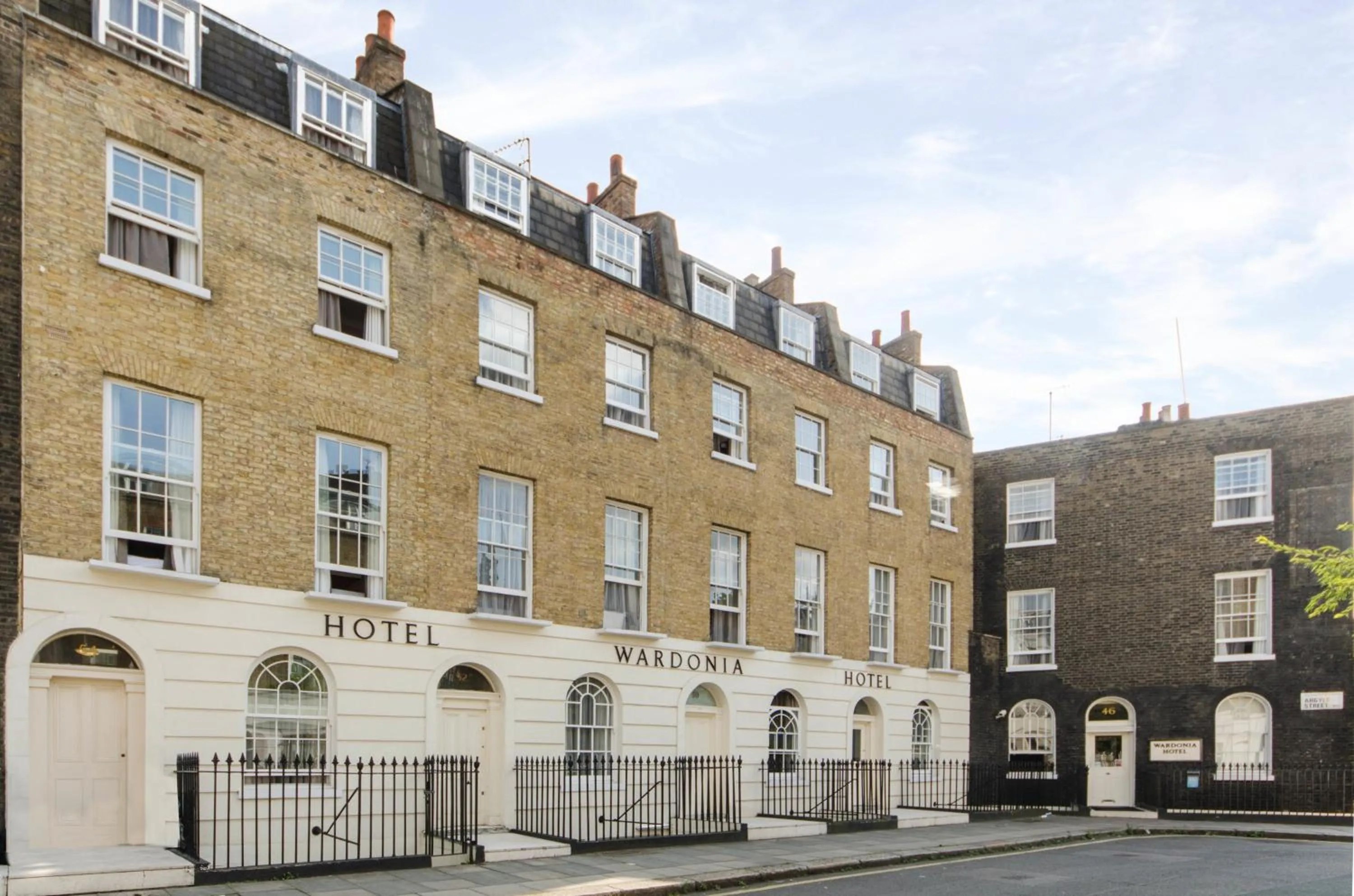 Property building in Wardonia Hotel Kings Cross