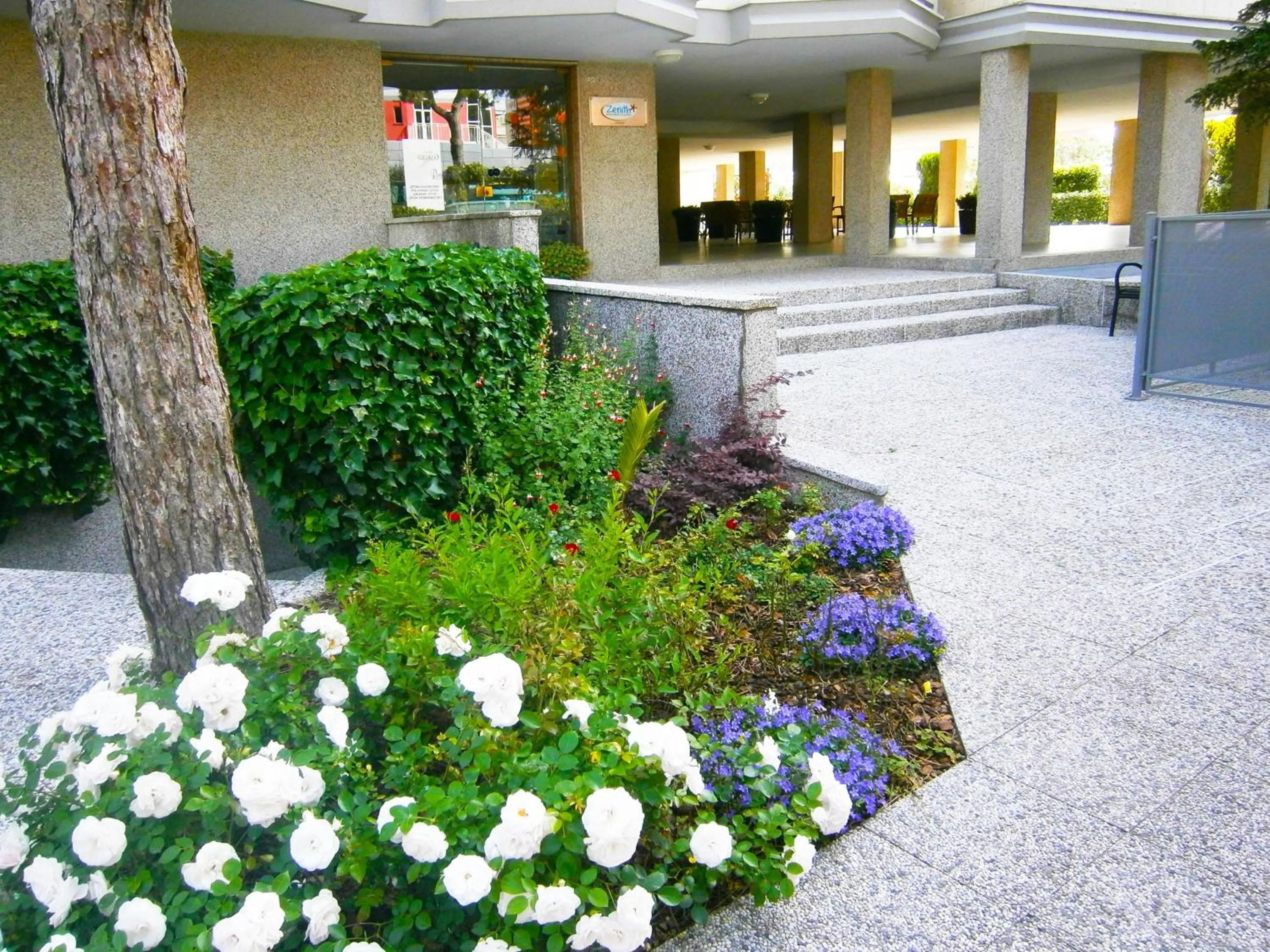 Facade/entrance in Residence Zenith