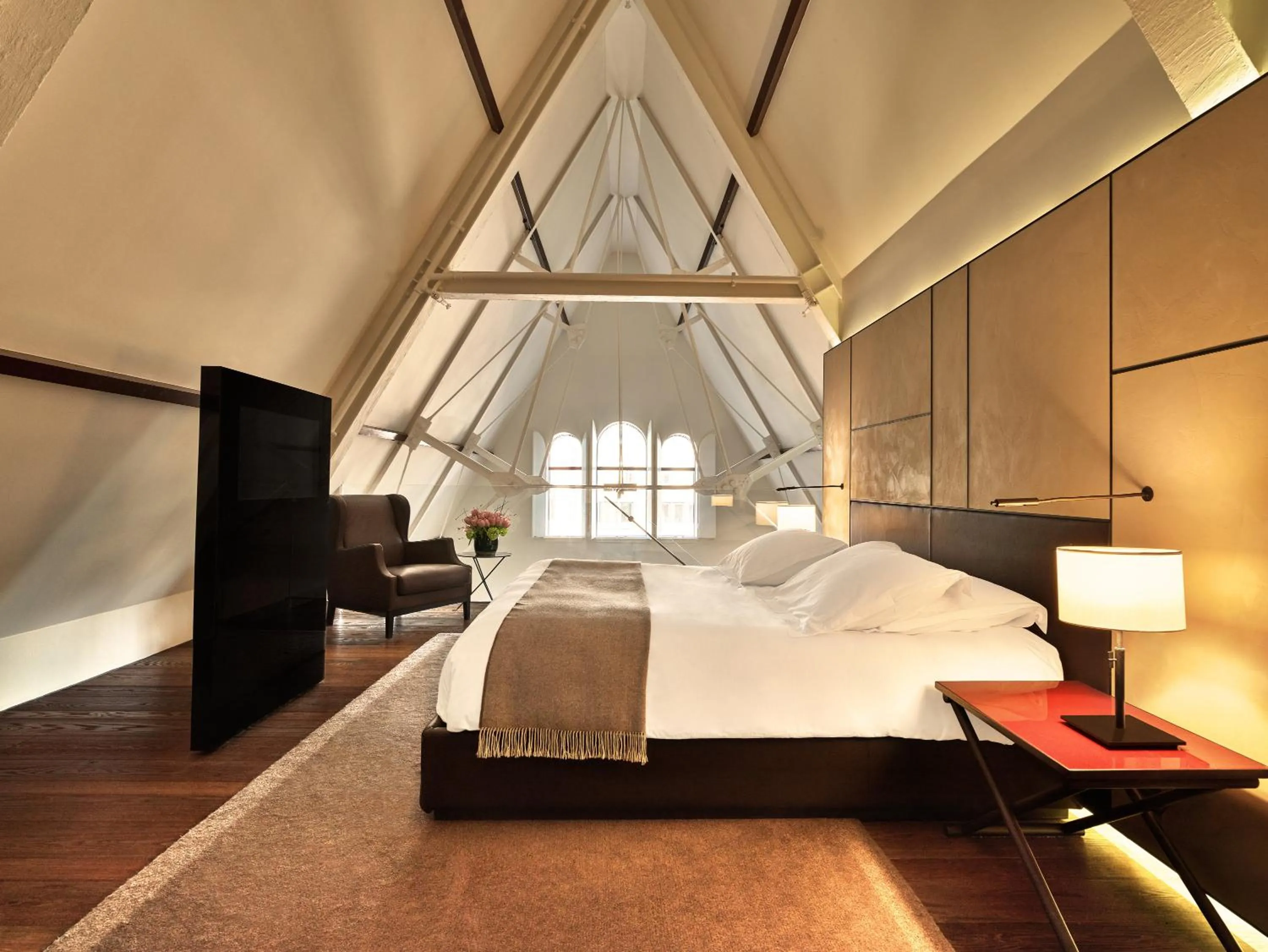 Bedroom, Bed in Conservatorium Hotel - Operated by Mandarin Oriental