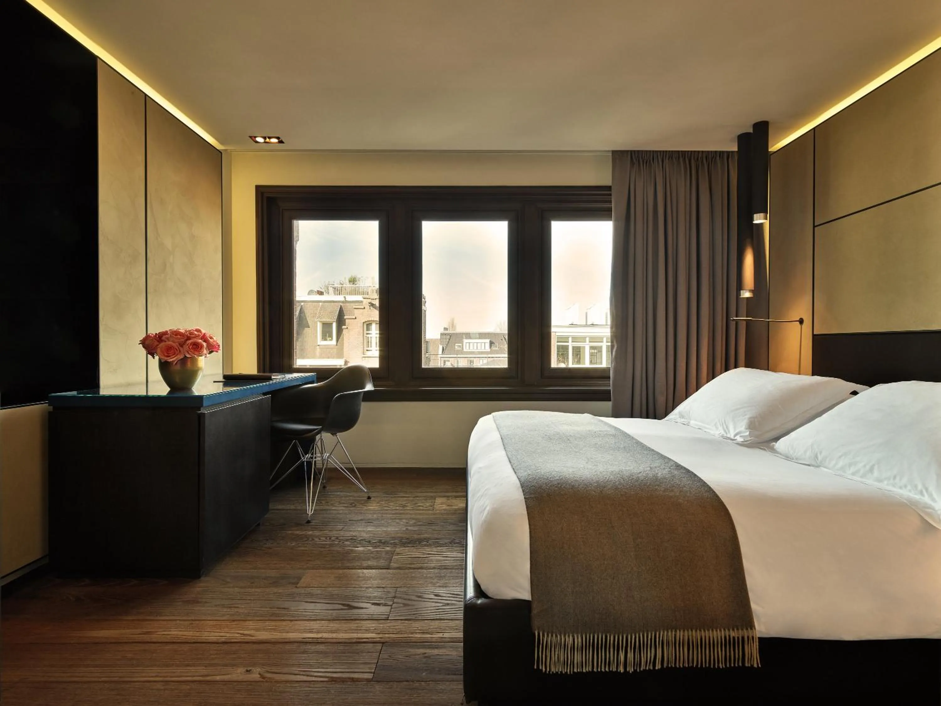 Photo of the whole room, Bed in Conservatorium Hotel - Operated by Mandarin Oriental
