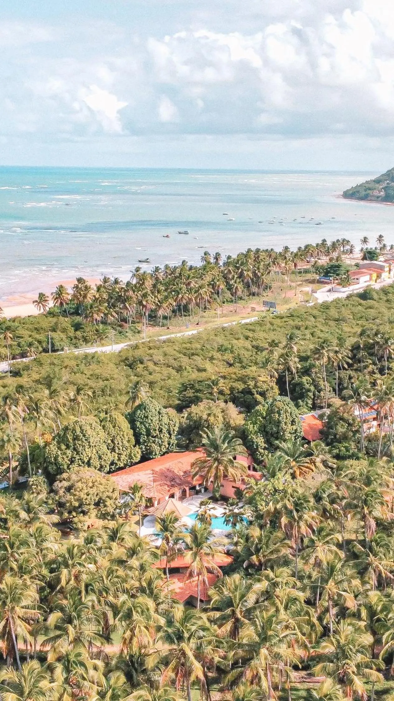 Swimming pool in Eco Pousada Paraíso dos Coqueirais