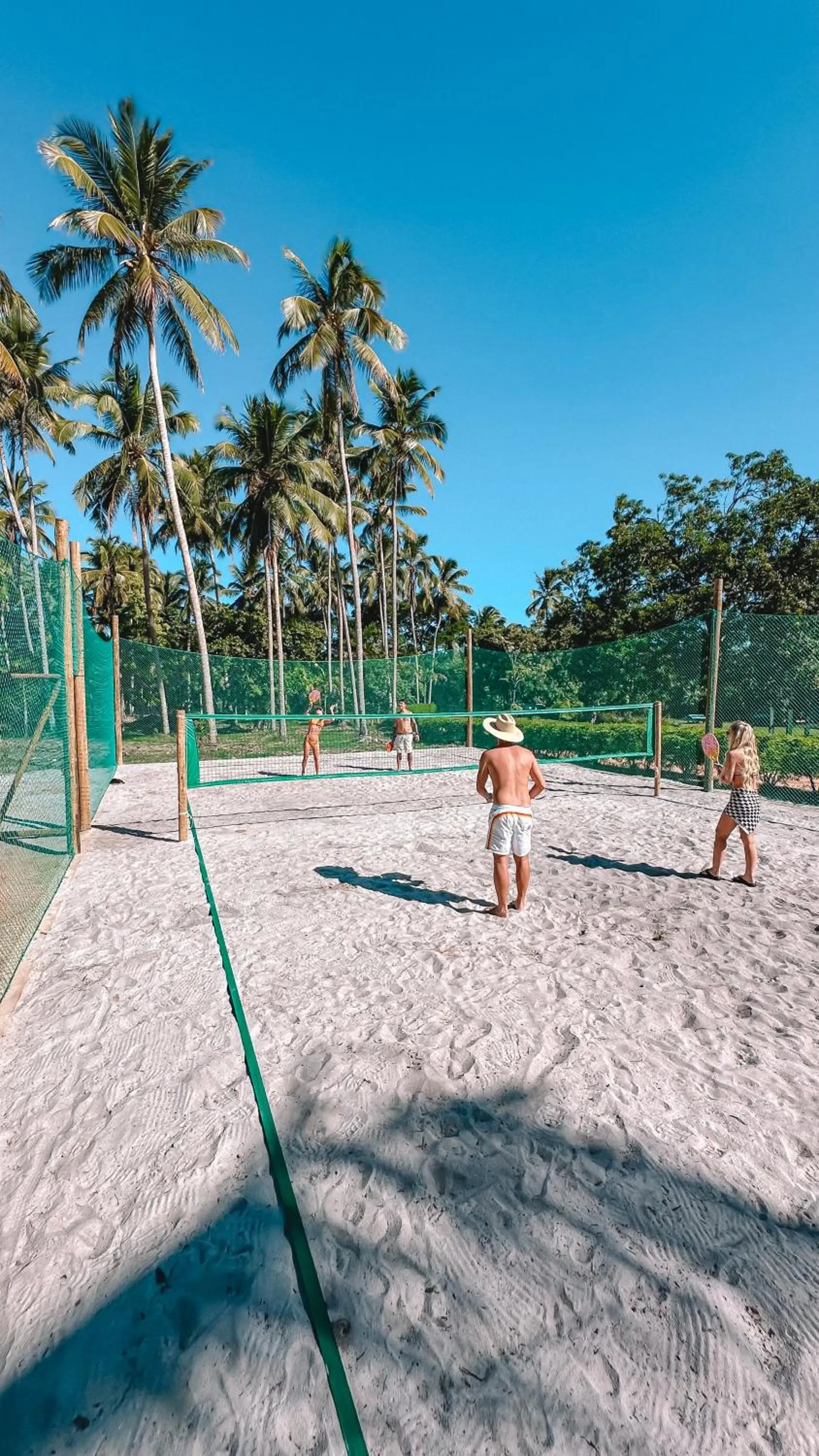 Tennis court in Eco Pousada Paraíso dos Coqueirais
