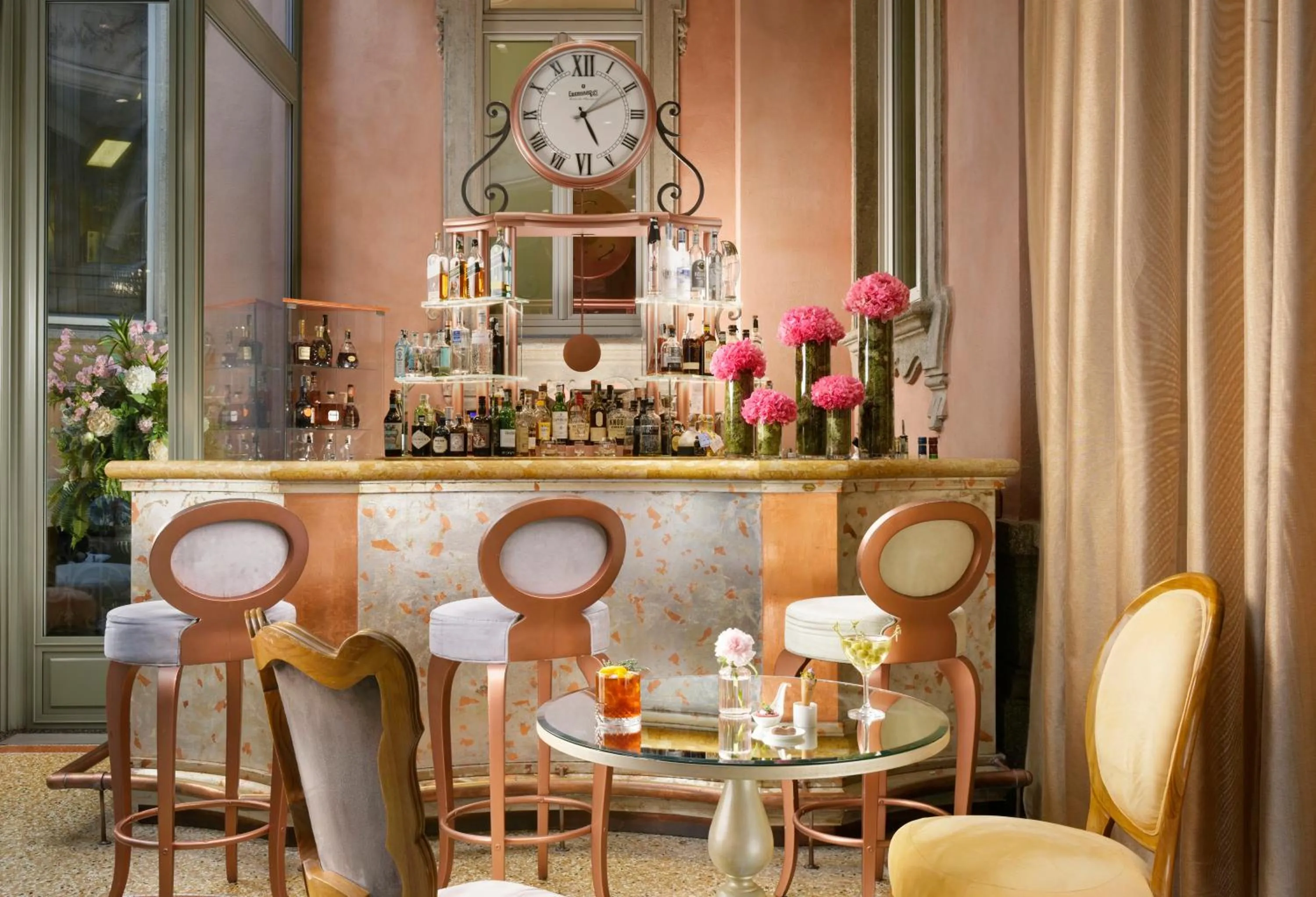 Lounge or bar in Château Monfort - Relais & Châteaux