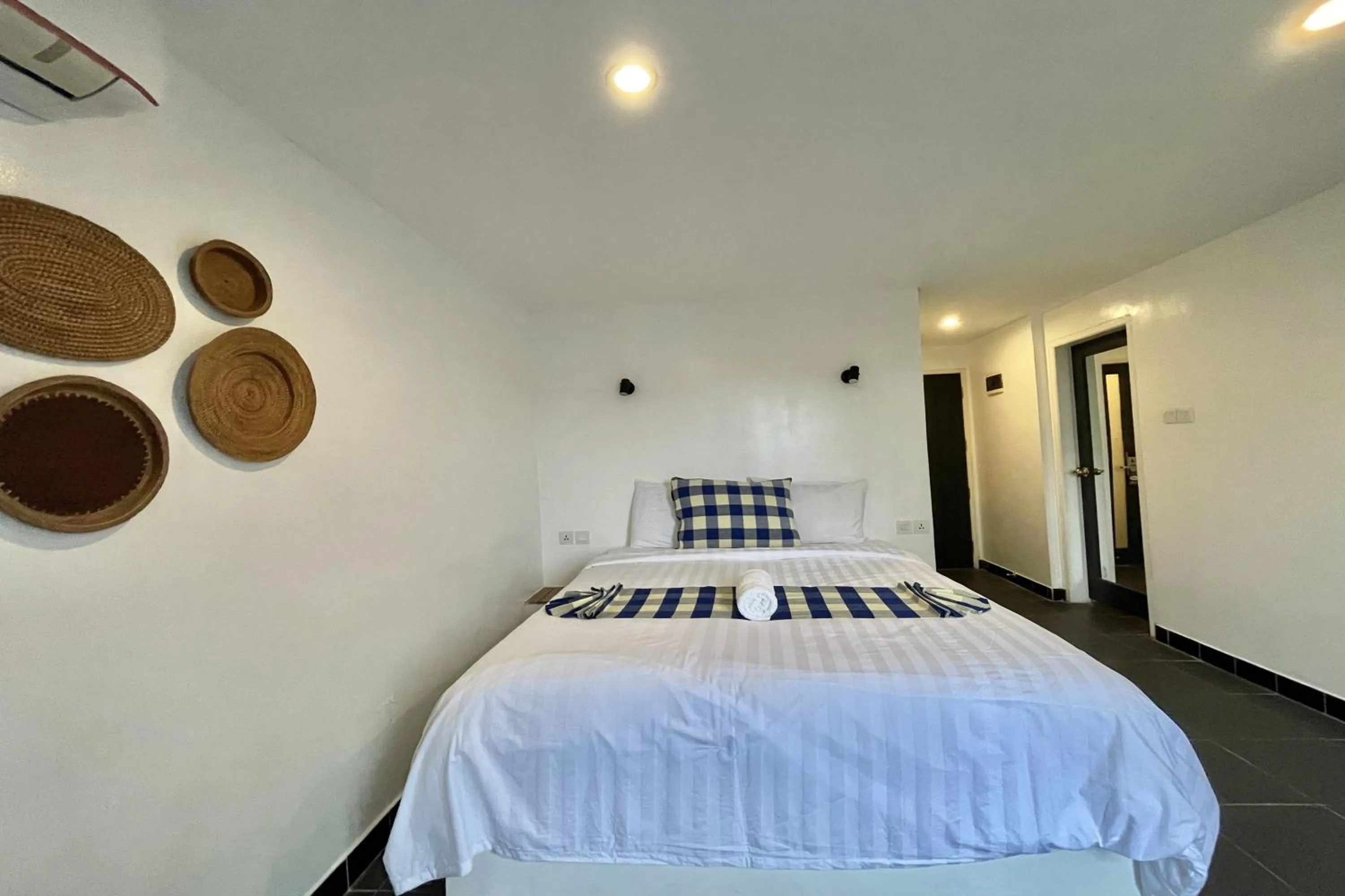 Photo of the whole room, Bed in Taman Unique Hotel Senggigi