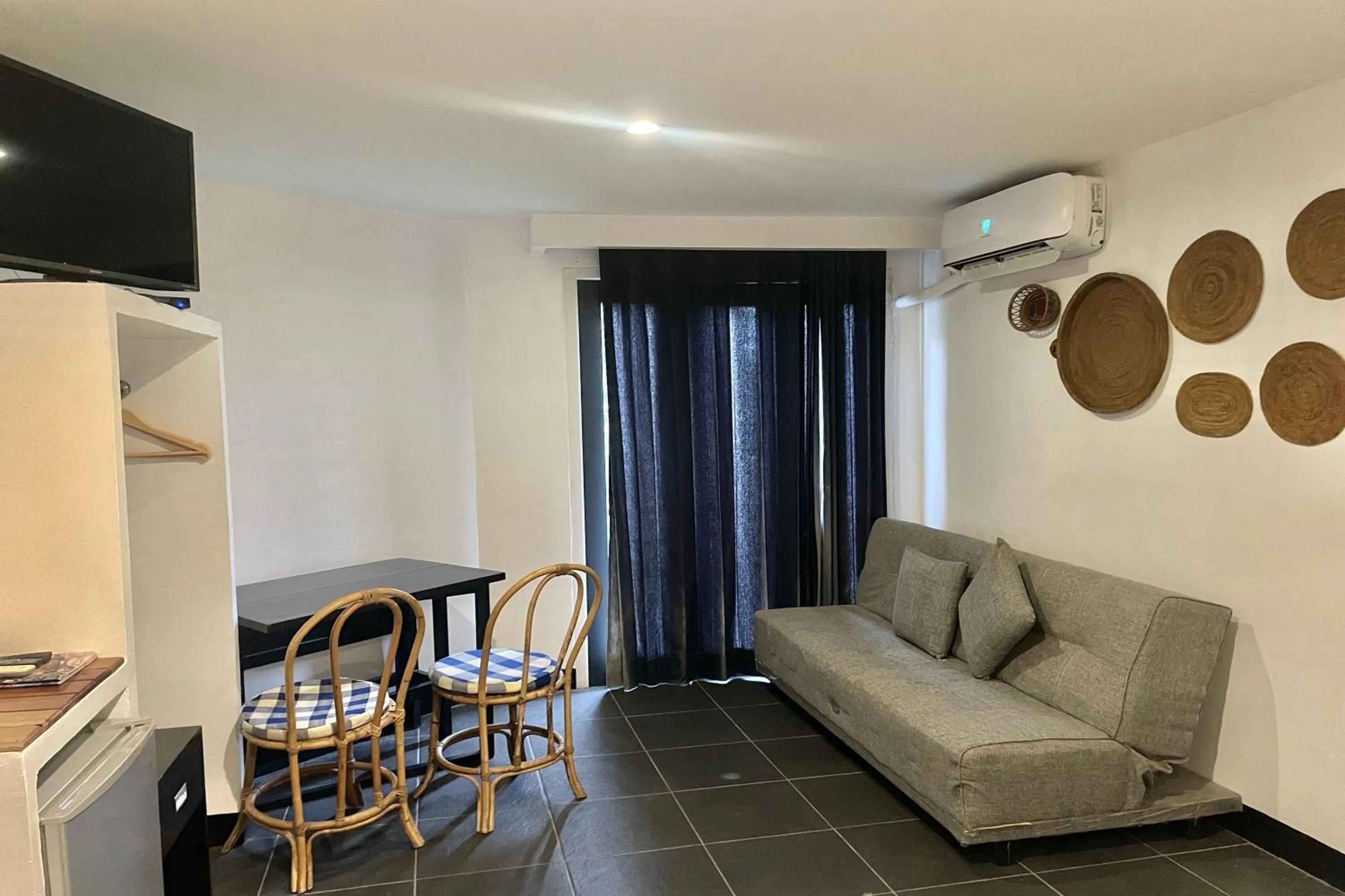 TV and multimedia in Taman Unique Hotel Senggigi