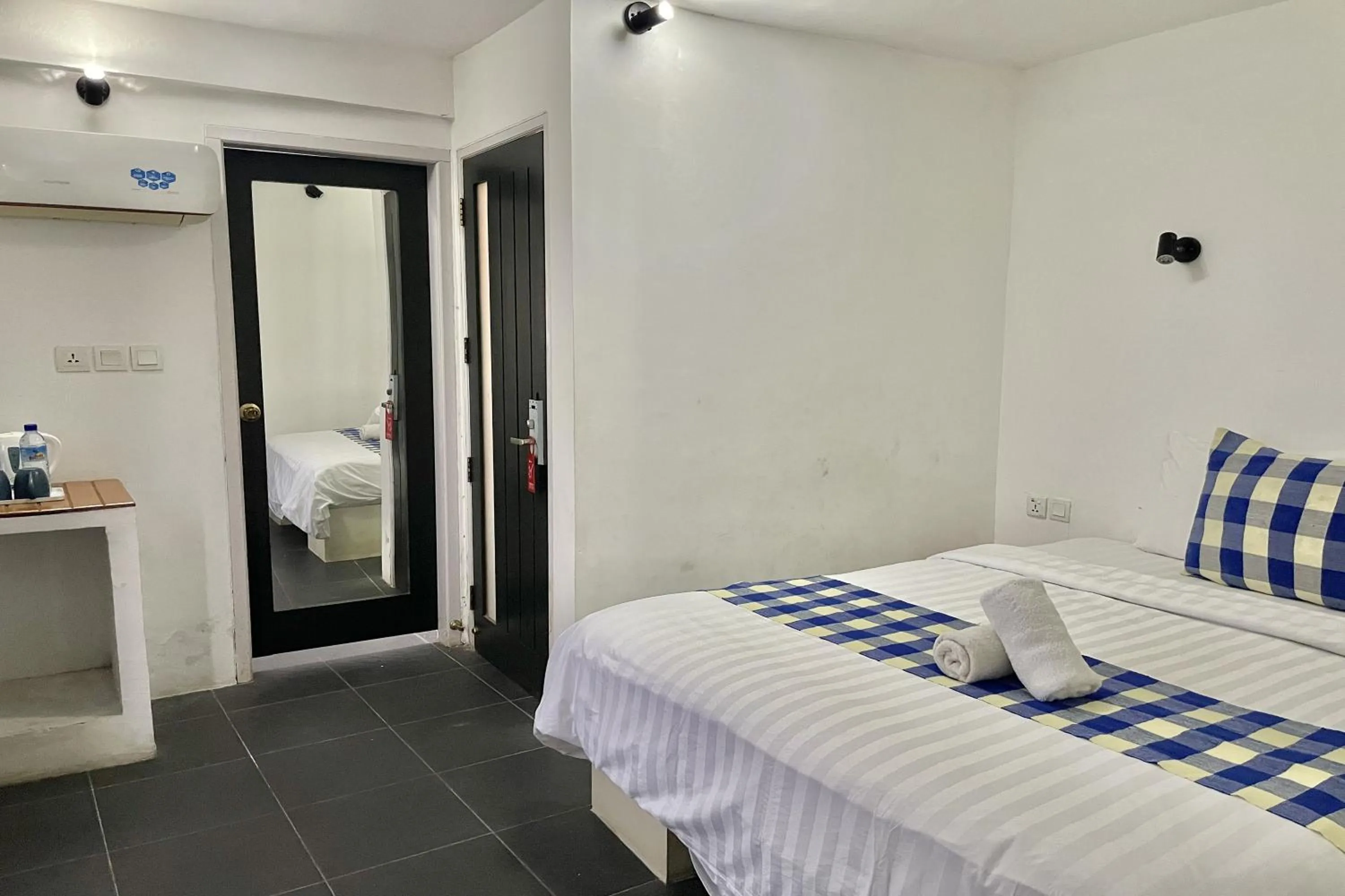 Bedroom, Bed in Taman Unique Hotel Senggigi