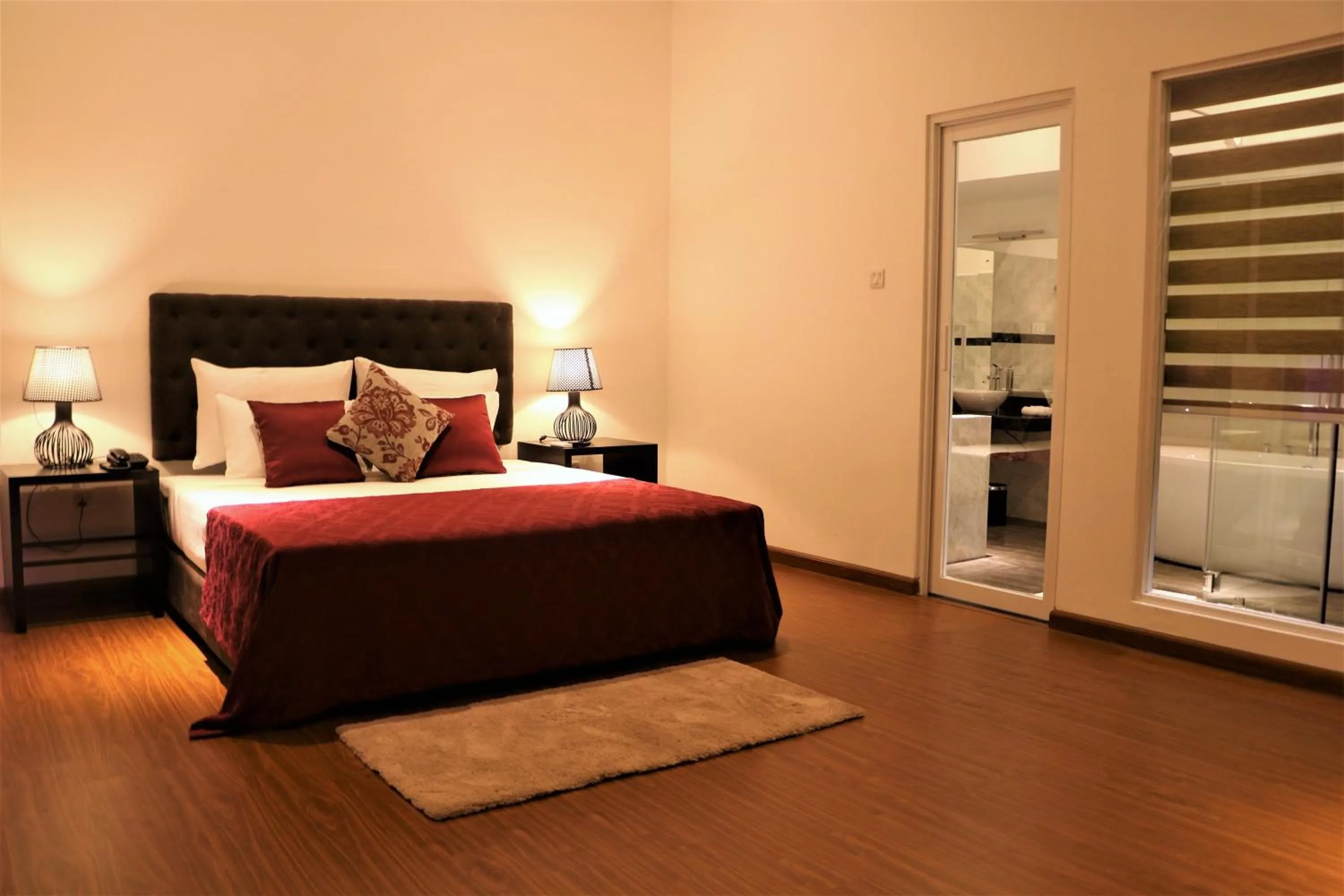 Photo of the whole room, Bed in Daffodils Beach Negombo