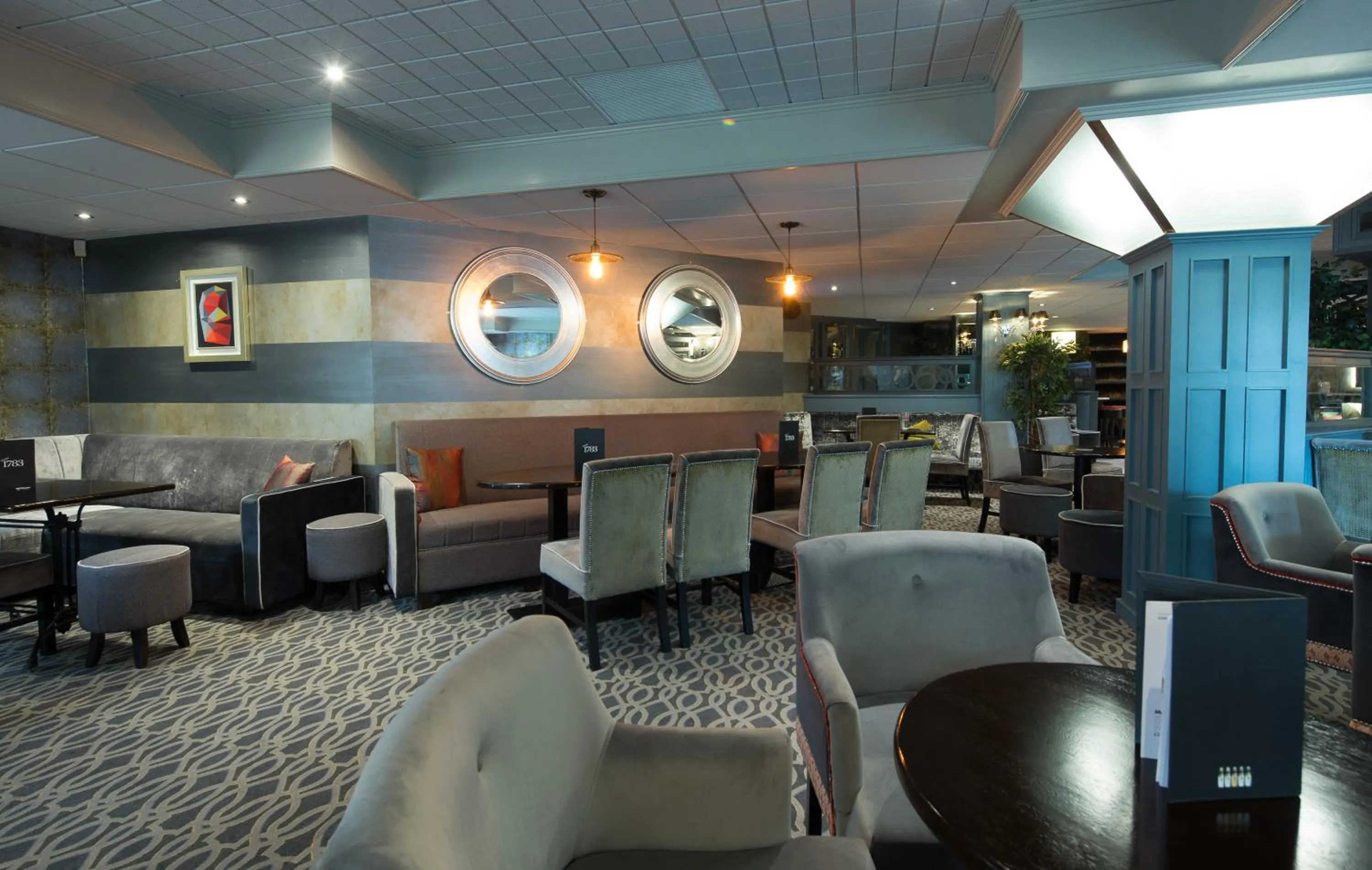 Communal lounge/ TV room in Glenavon House Hotel