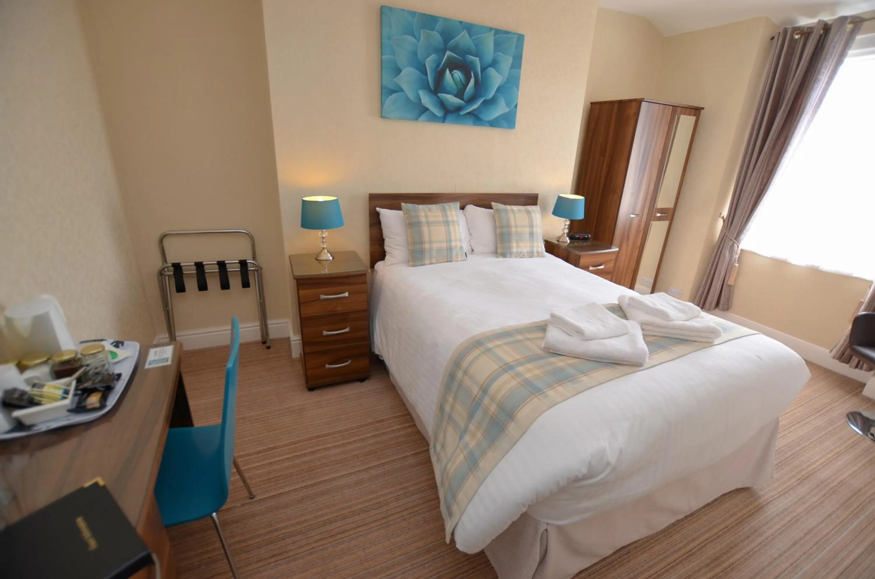 Bedroom, Bed in St. Hilary Guest House