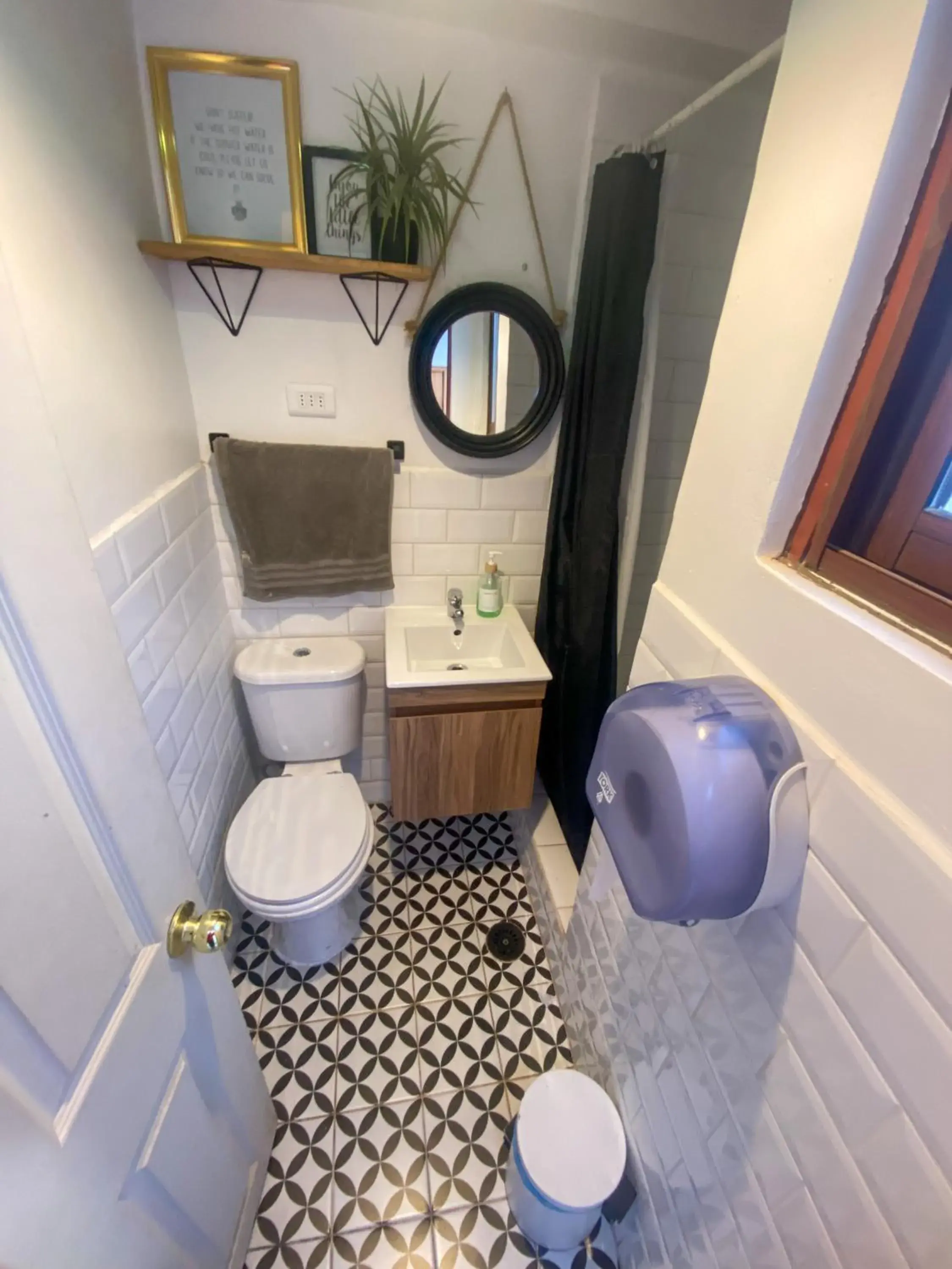 Bed in 6-Bed Mixed Dormitory Room in Rey Lagarto Hostel Bed in 6-Bed Mixed Dormitory Room in Rey Lagarto Hostel