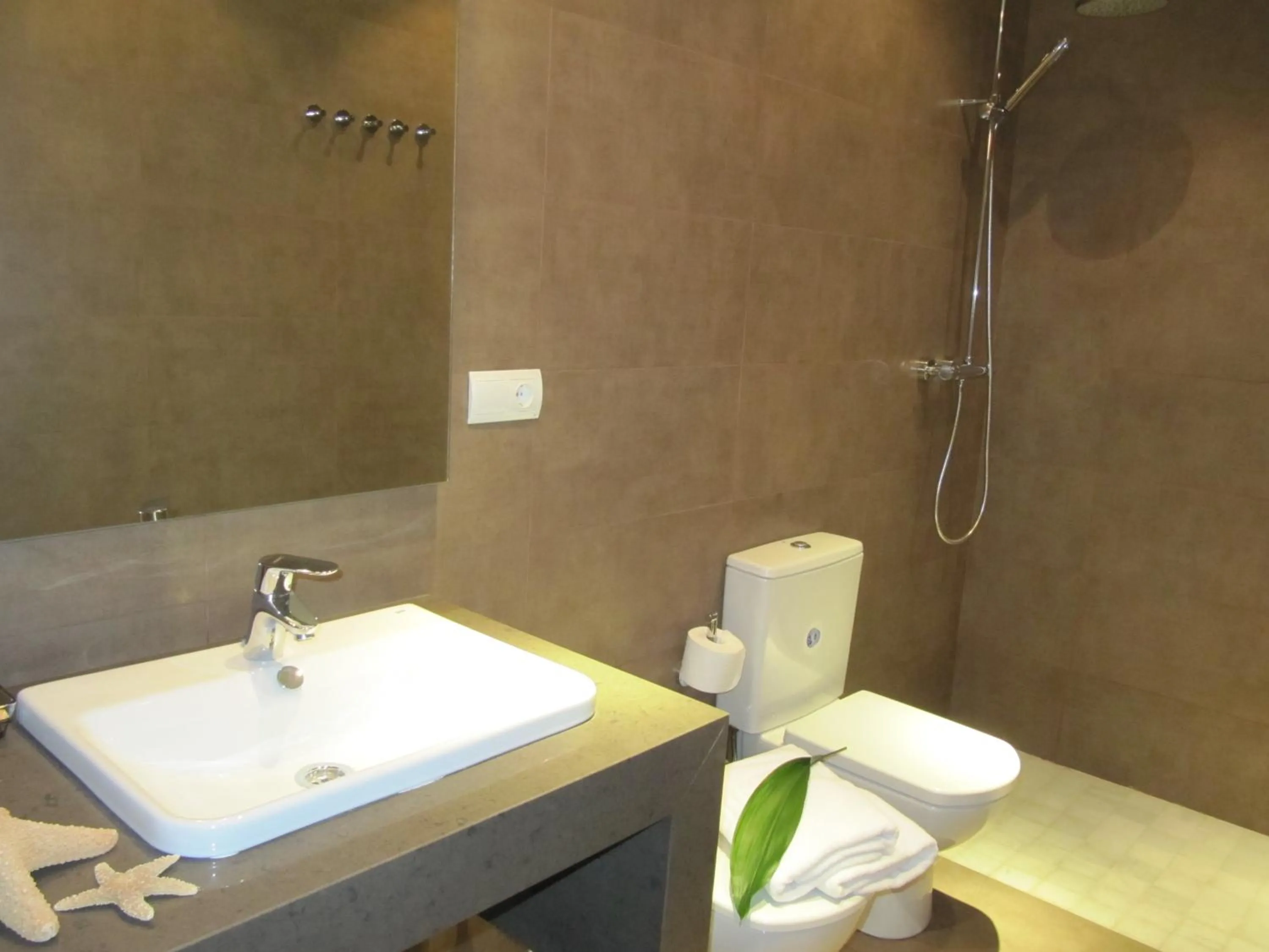 Bathroom in Life Apartments Alberto Lista