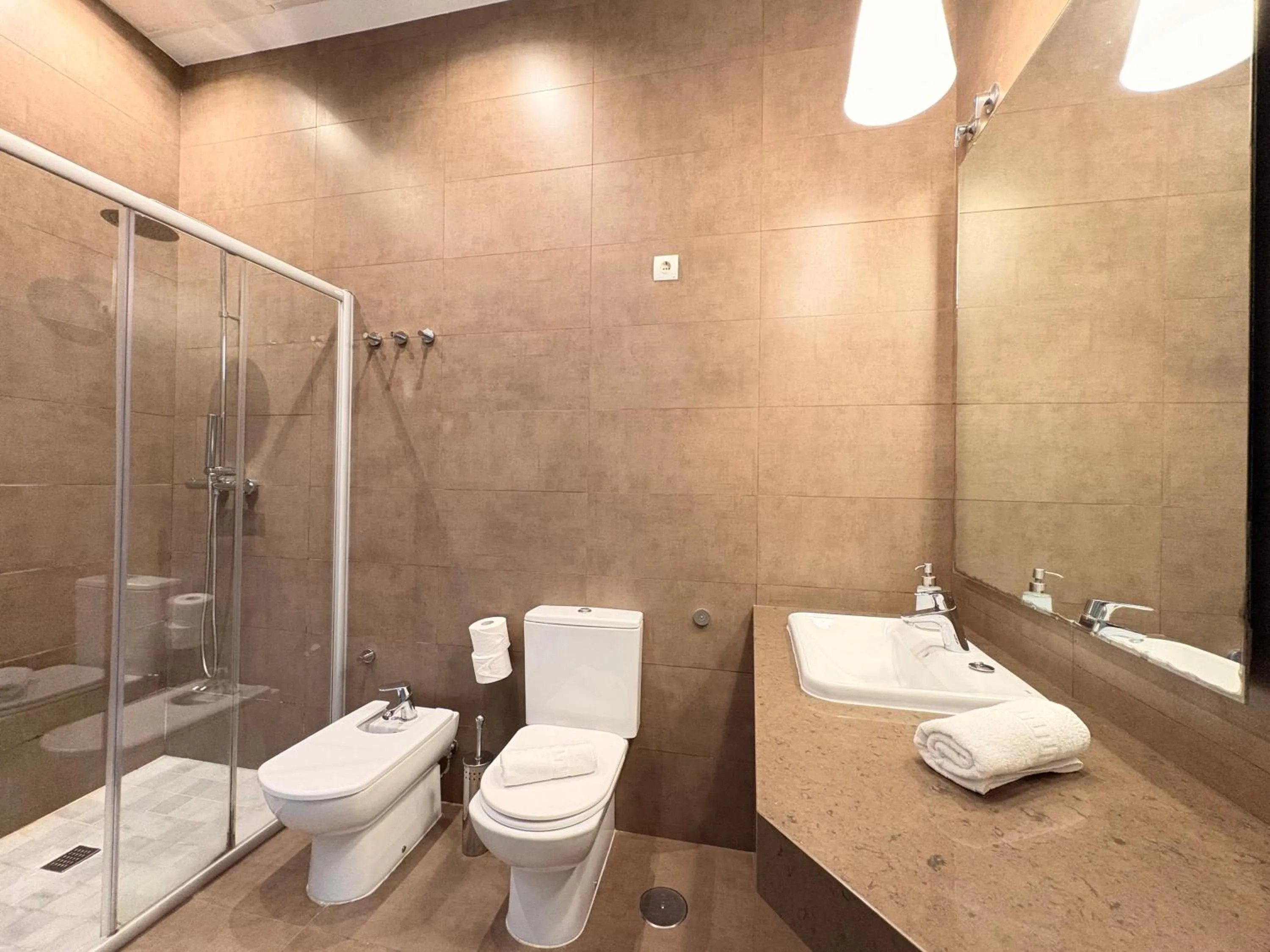 Shower in Life Apartments Alberto Lista