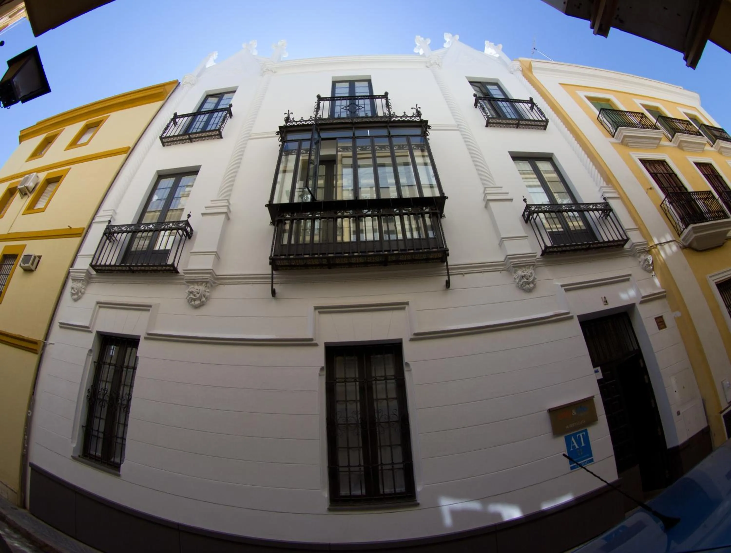 Facade/entrance in Life Apartments Alberto Lista