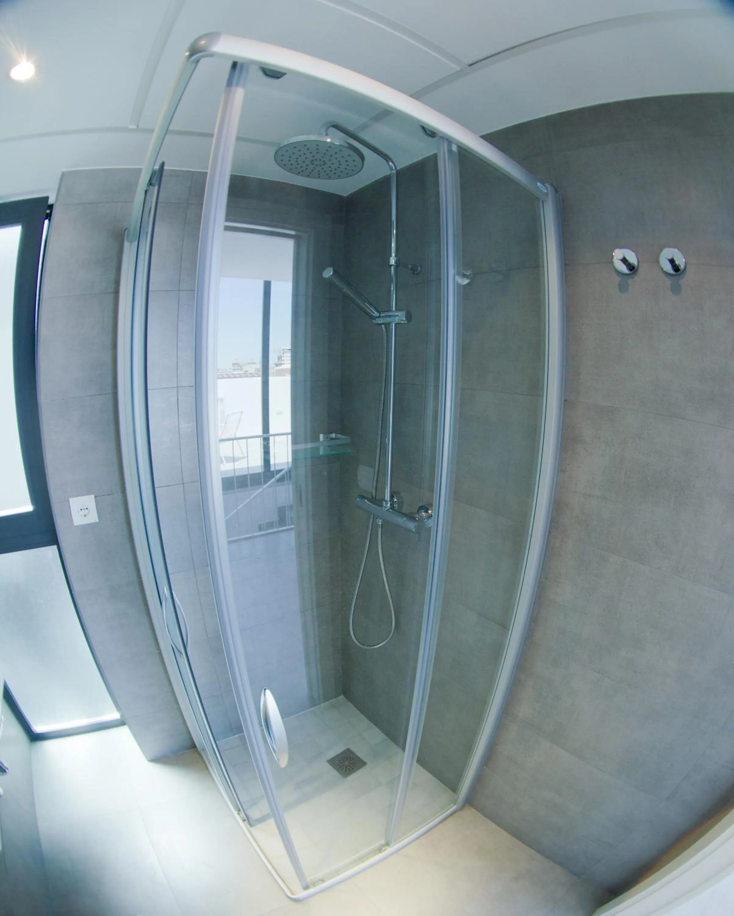 Bathroom in Life Apartments Alberto Lista