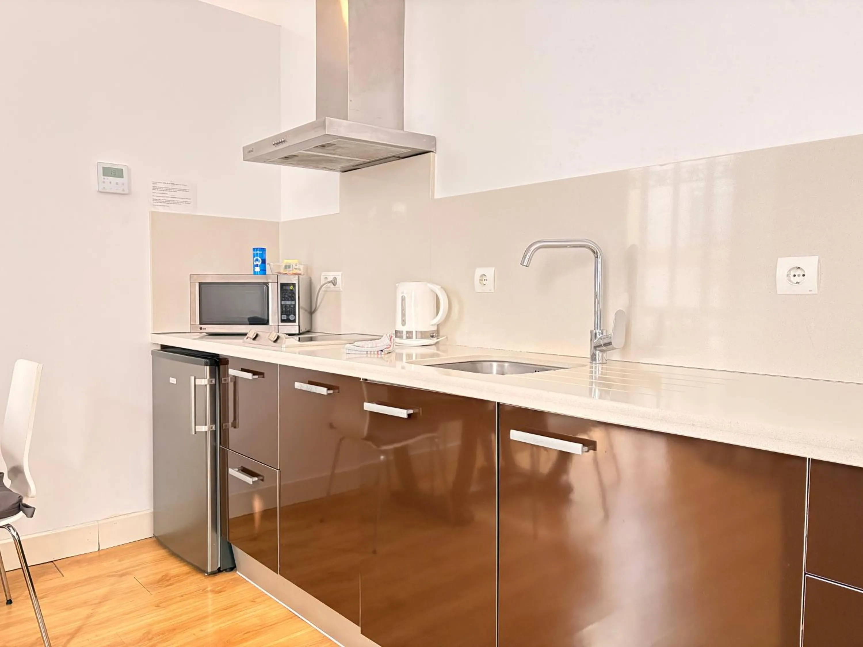 Kitchen or kitchenette in Life Apartments Alberto Lista