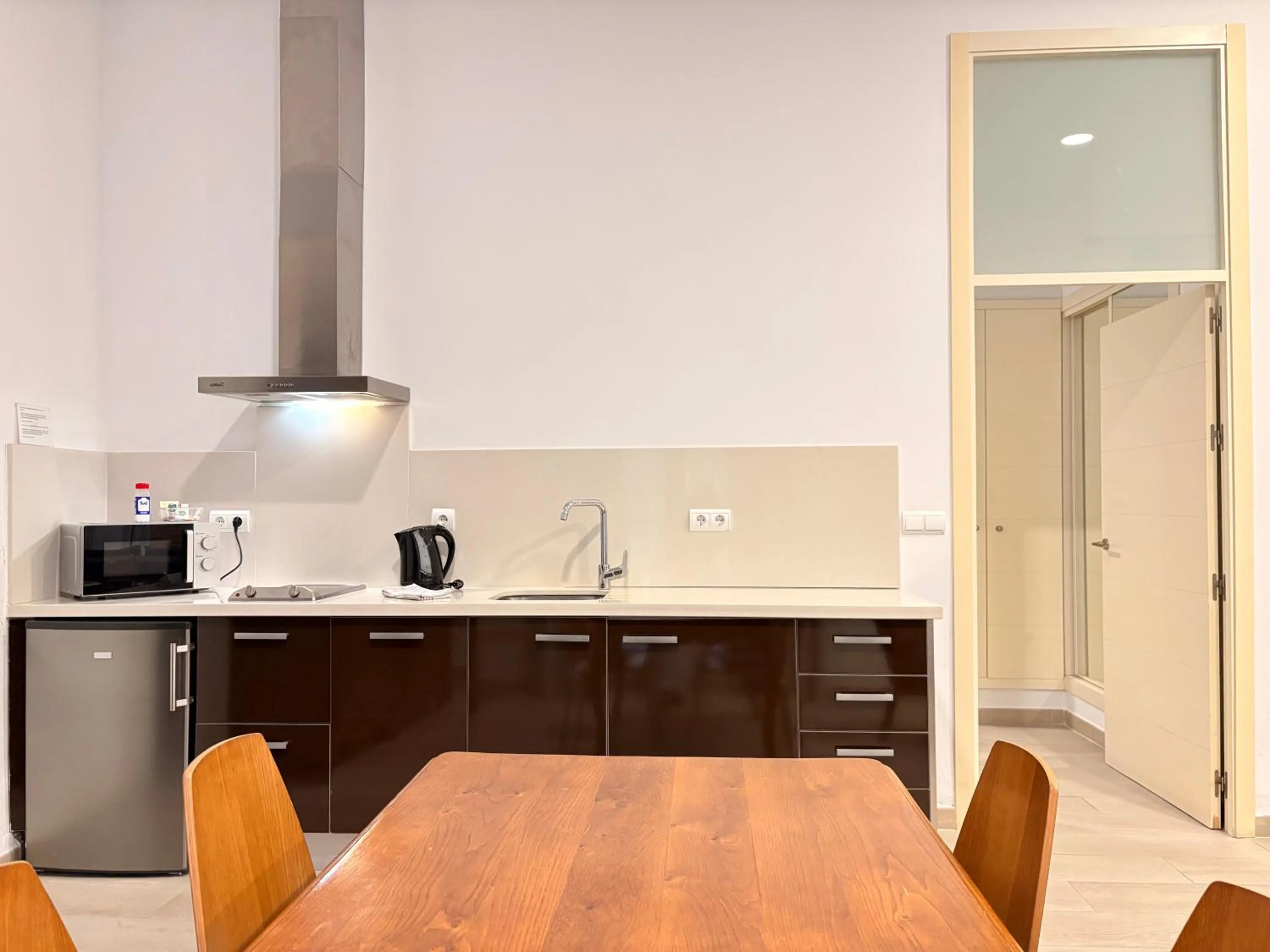 Dining area in Life Apartments Alberto Lista