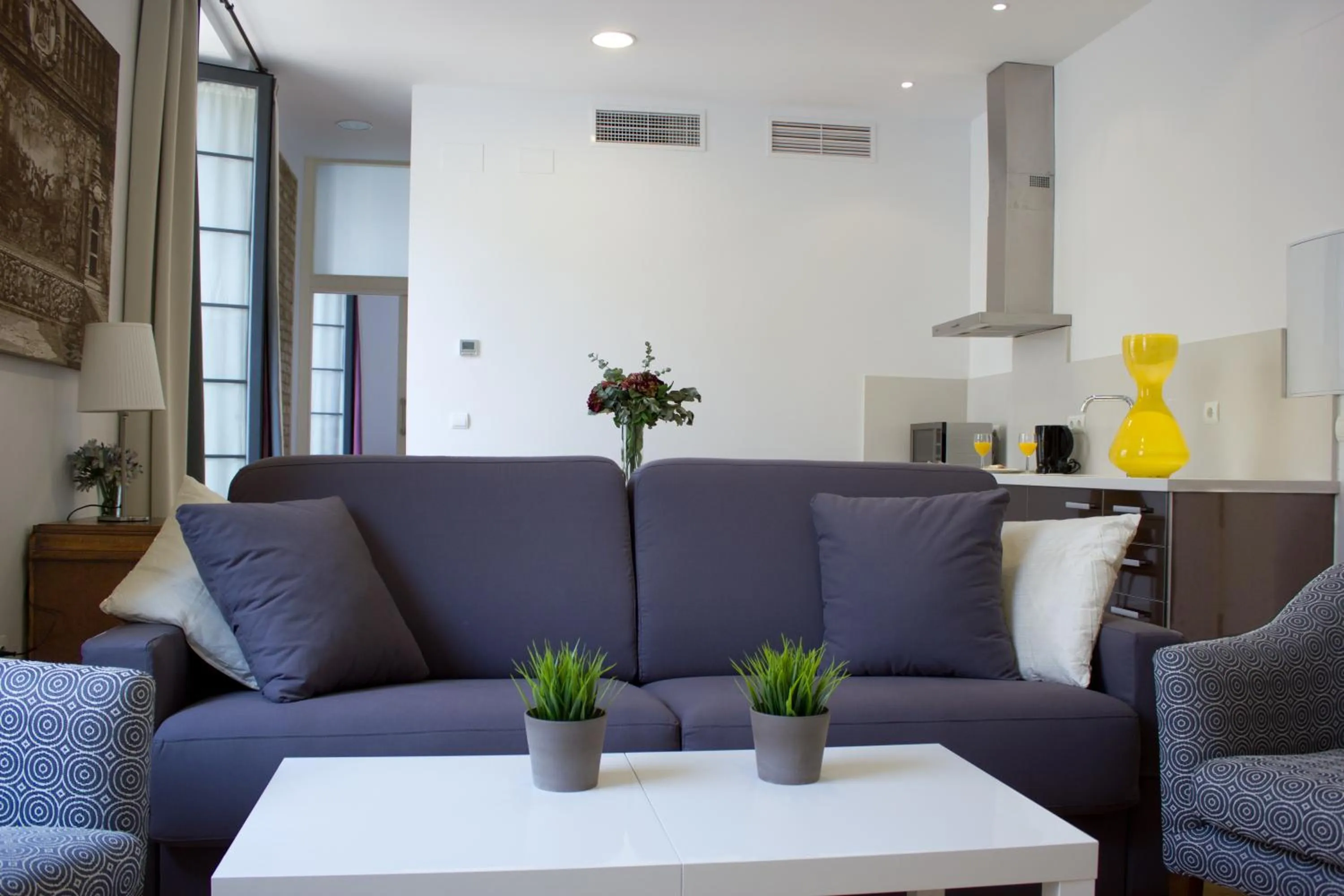 Seating area in Life Apartments Alberto Lista