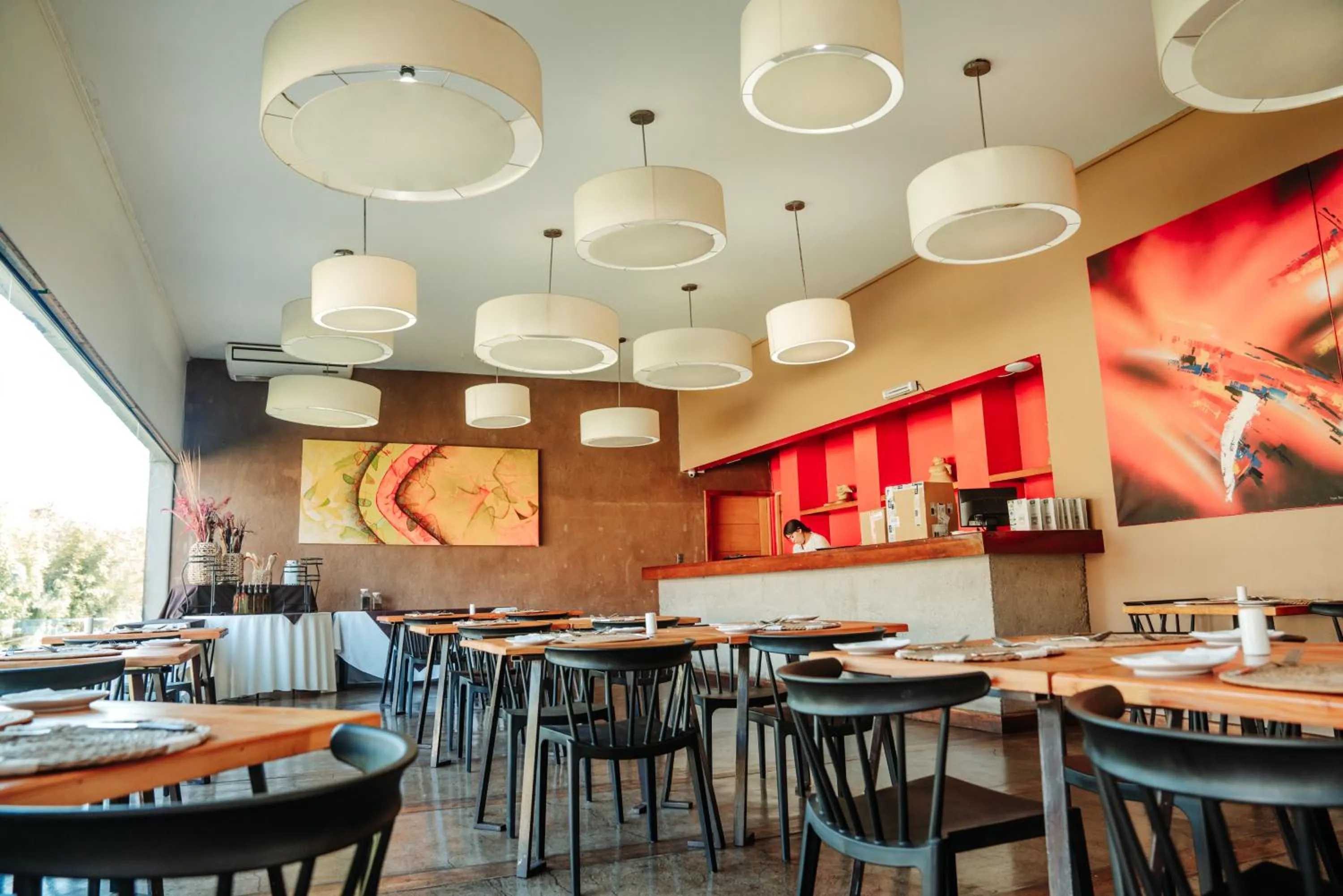 Restaurant/places to eat in Hotel Limari