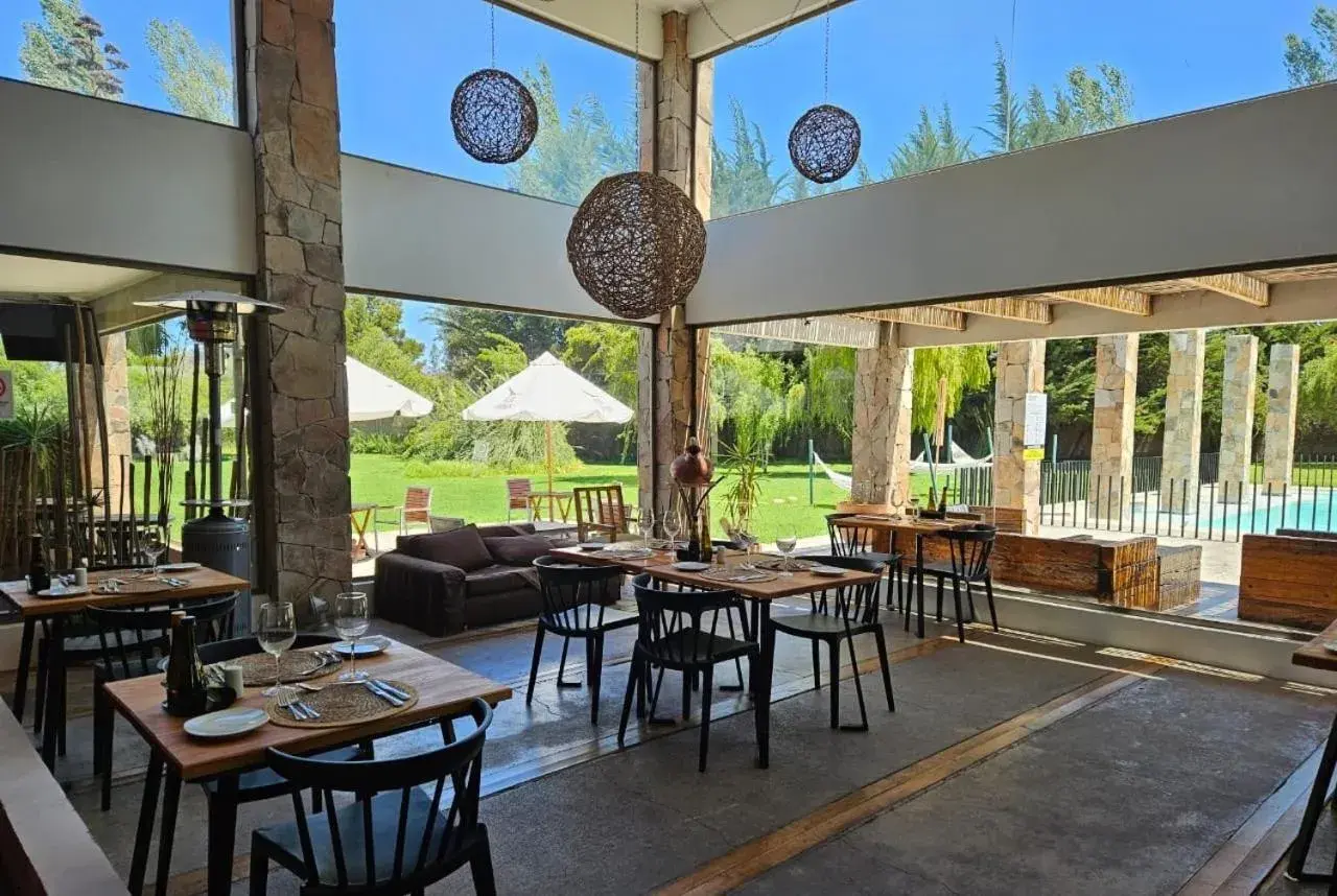 Restaurant/places to eat in Hotel Limari Restaurant/places to eat in Hotel Limari