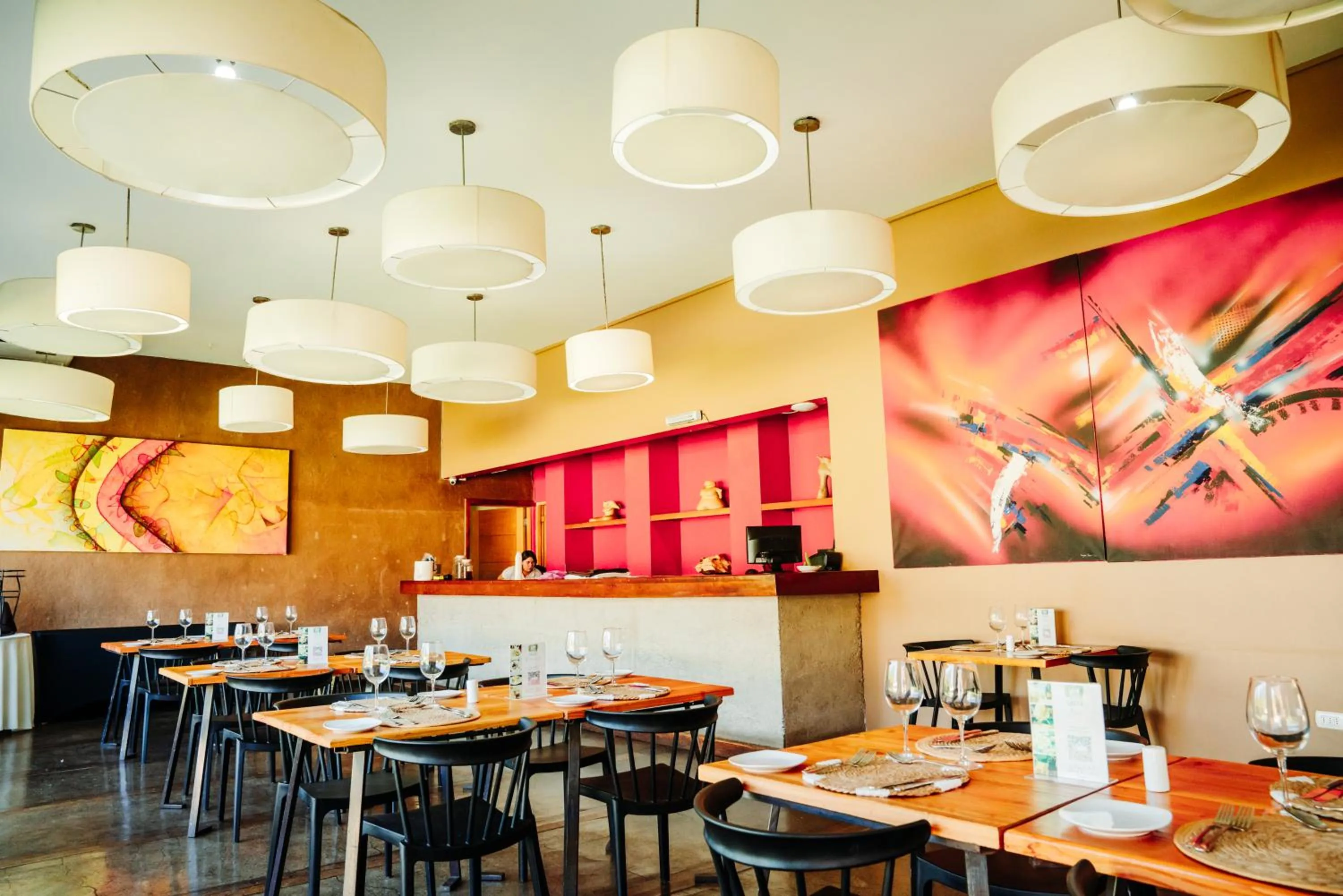 Restaurant/places to eat in Hotel Limari