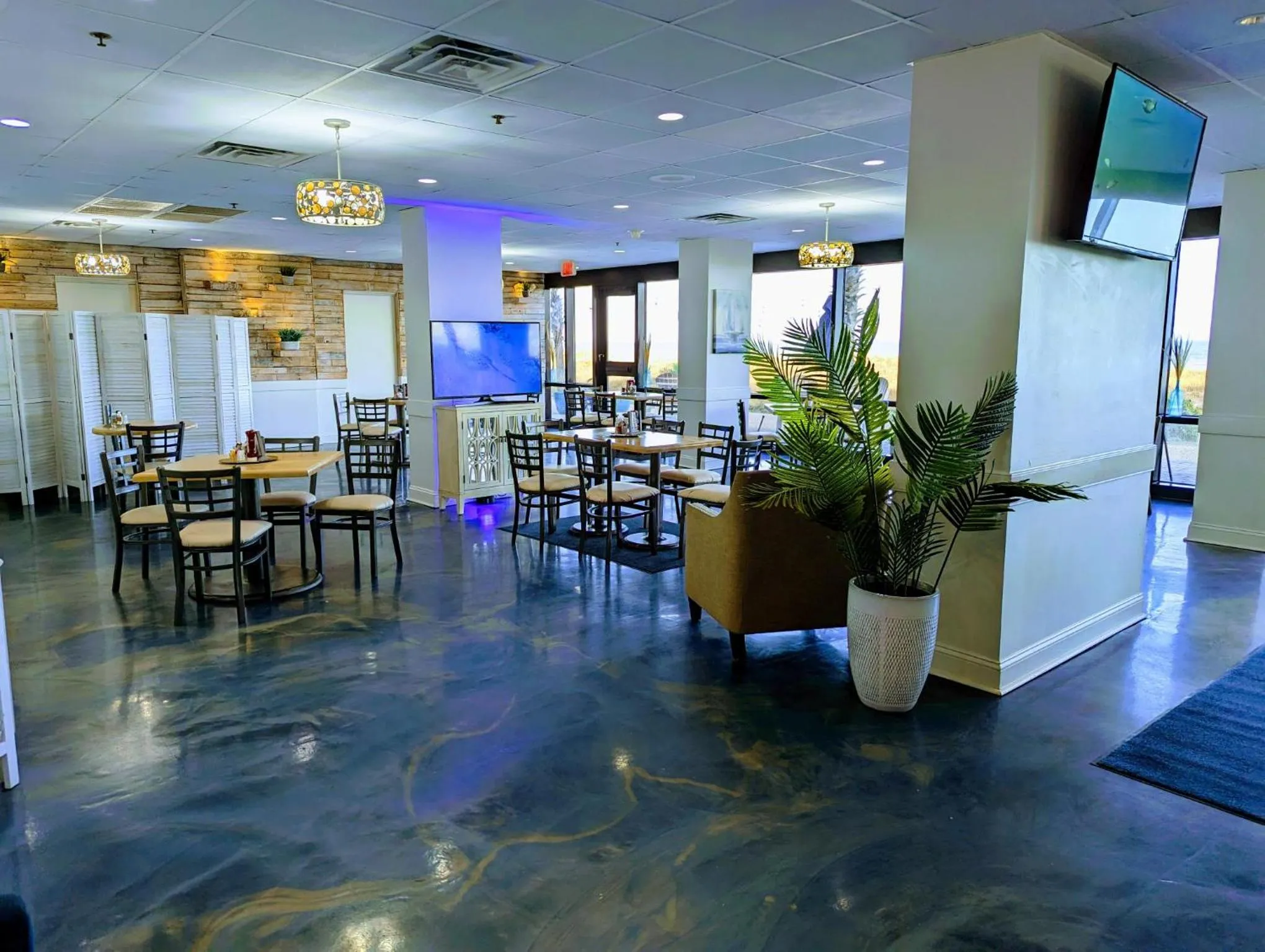 Restaurant/places to eat in Shell Island Resort - All Oceanfront Suites