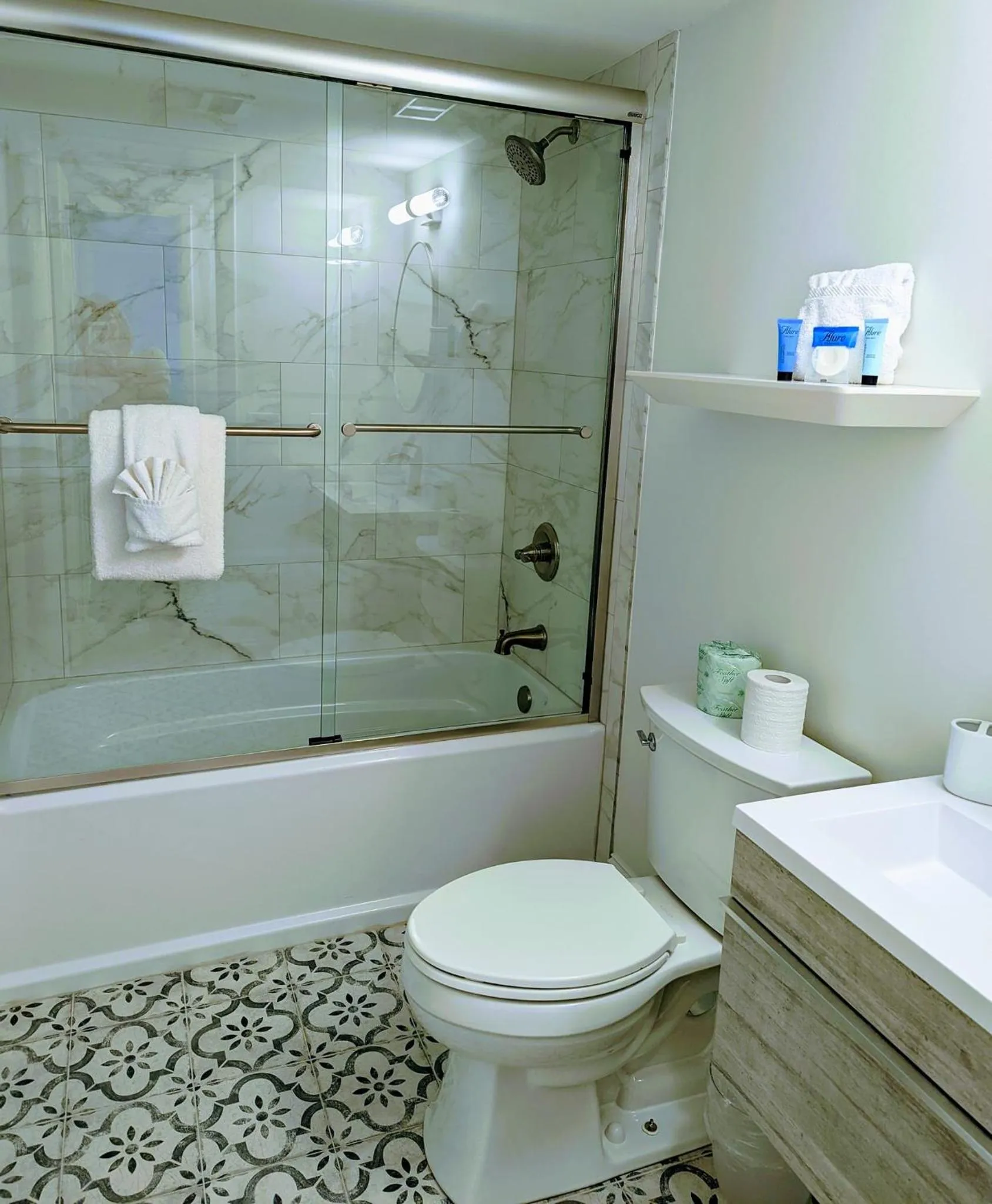 Shell Island Resort - All Oceanfront Suites