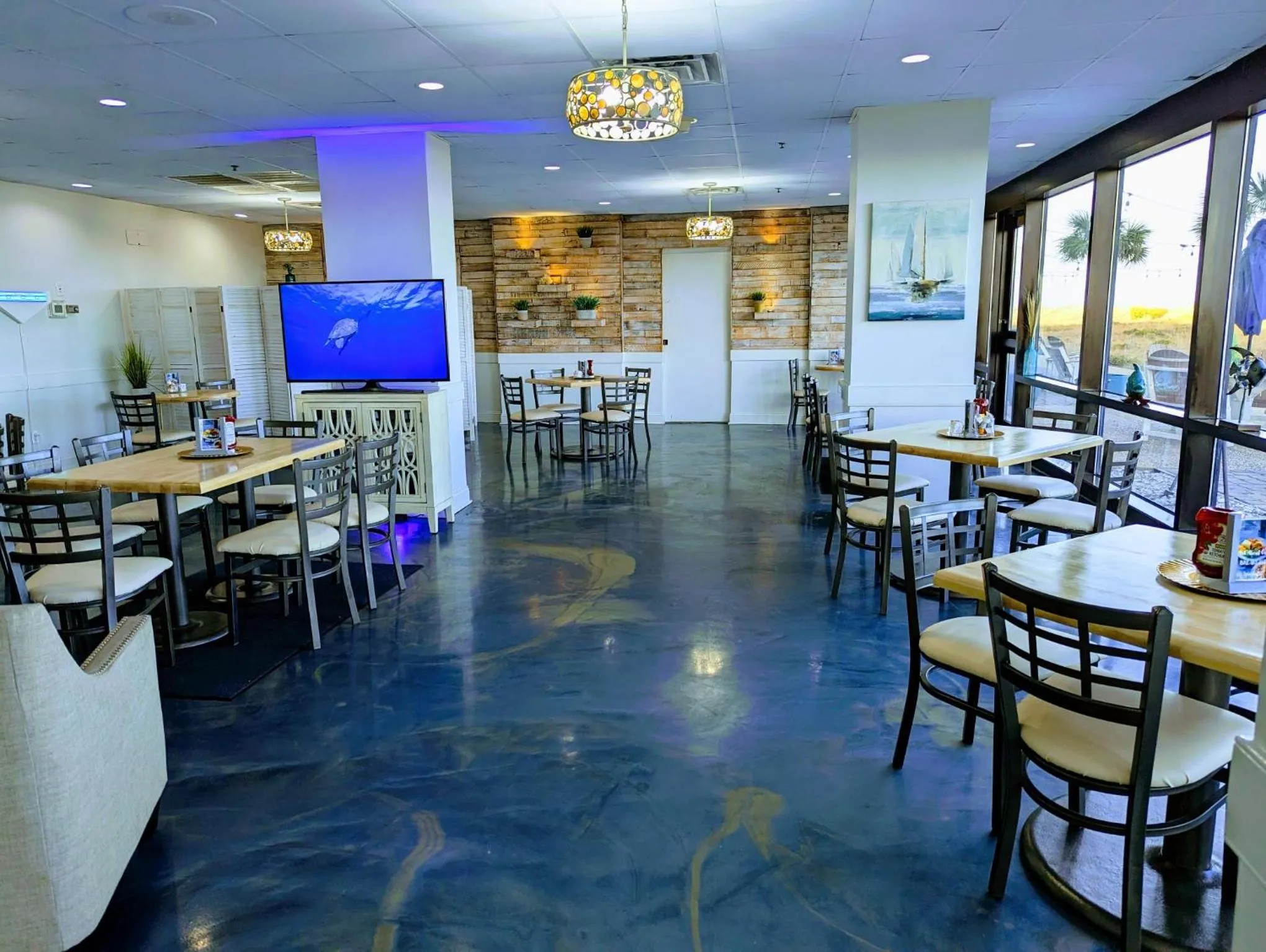 Restaurant/places to eat in Shell Island Resort - All Oceanfront Suites