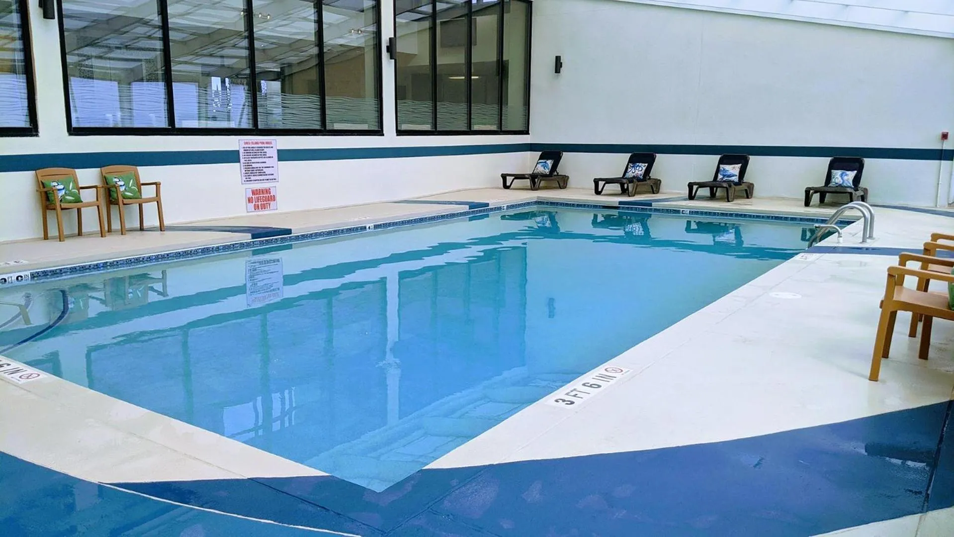 Swimming pool in Shell Island Resort - All Oceanfront Suites