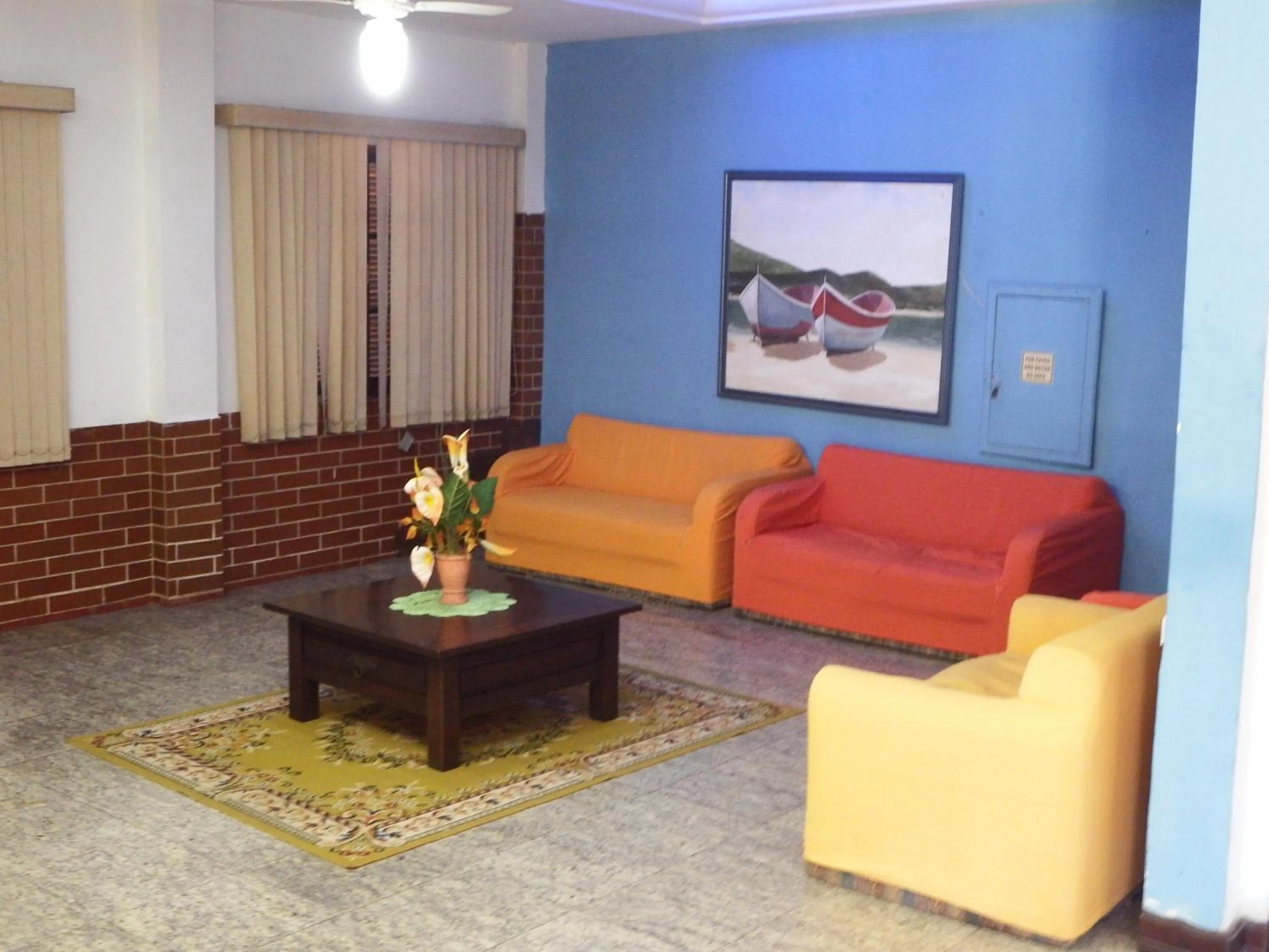 Communal lounge/ TV room in Hotel Águas Vivas