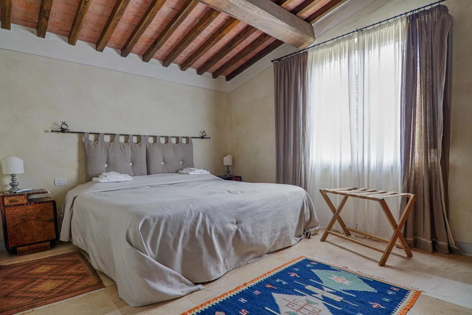 Bedroom, Bed in Rinidia Bio