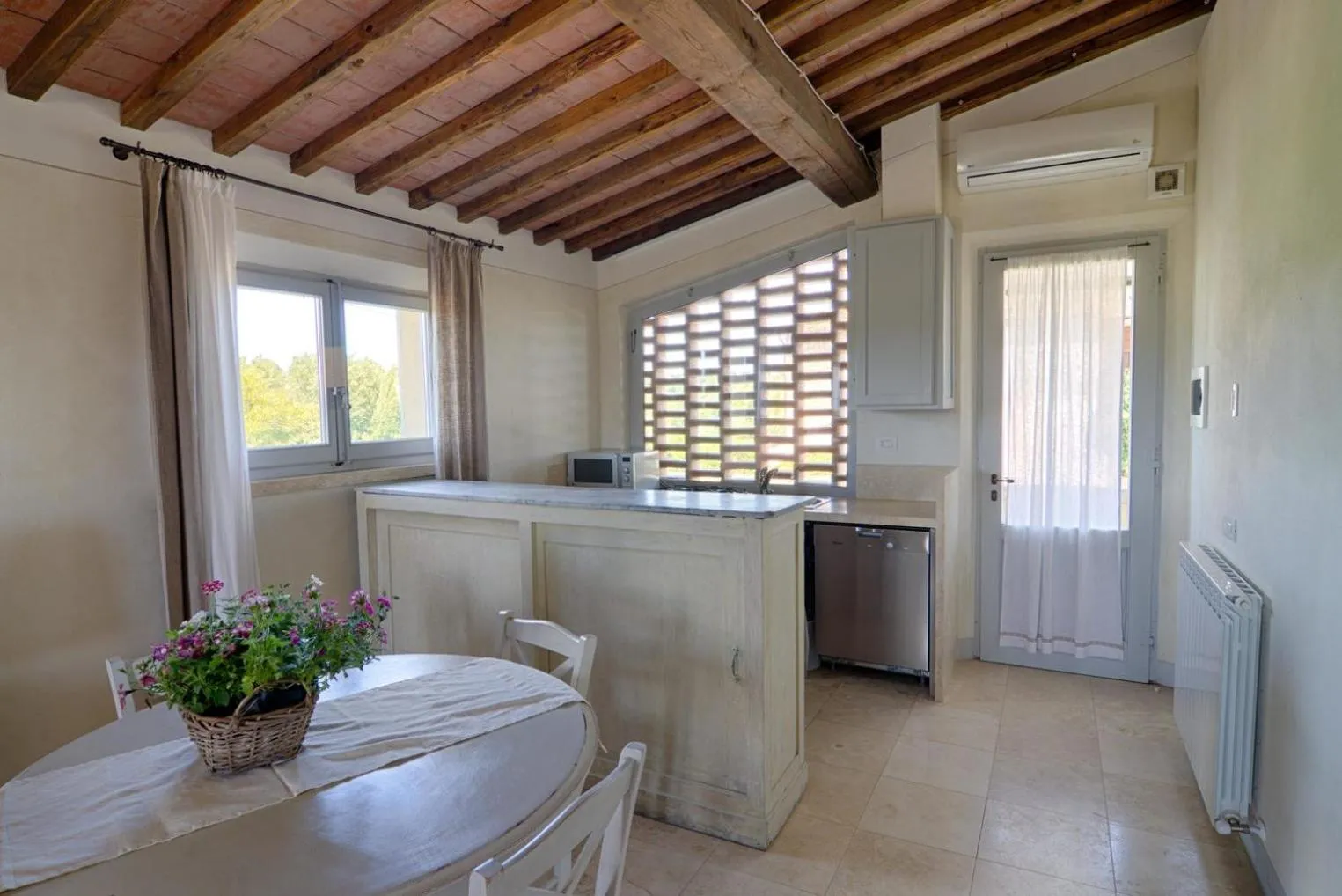 Kitchen or kitchenette in Rinidia Bio