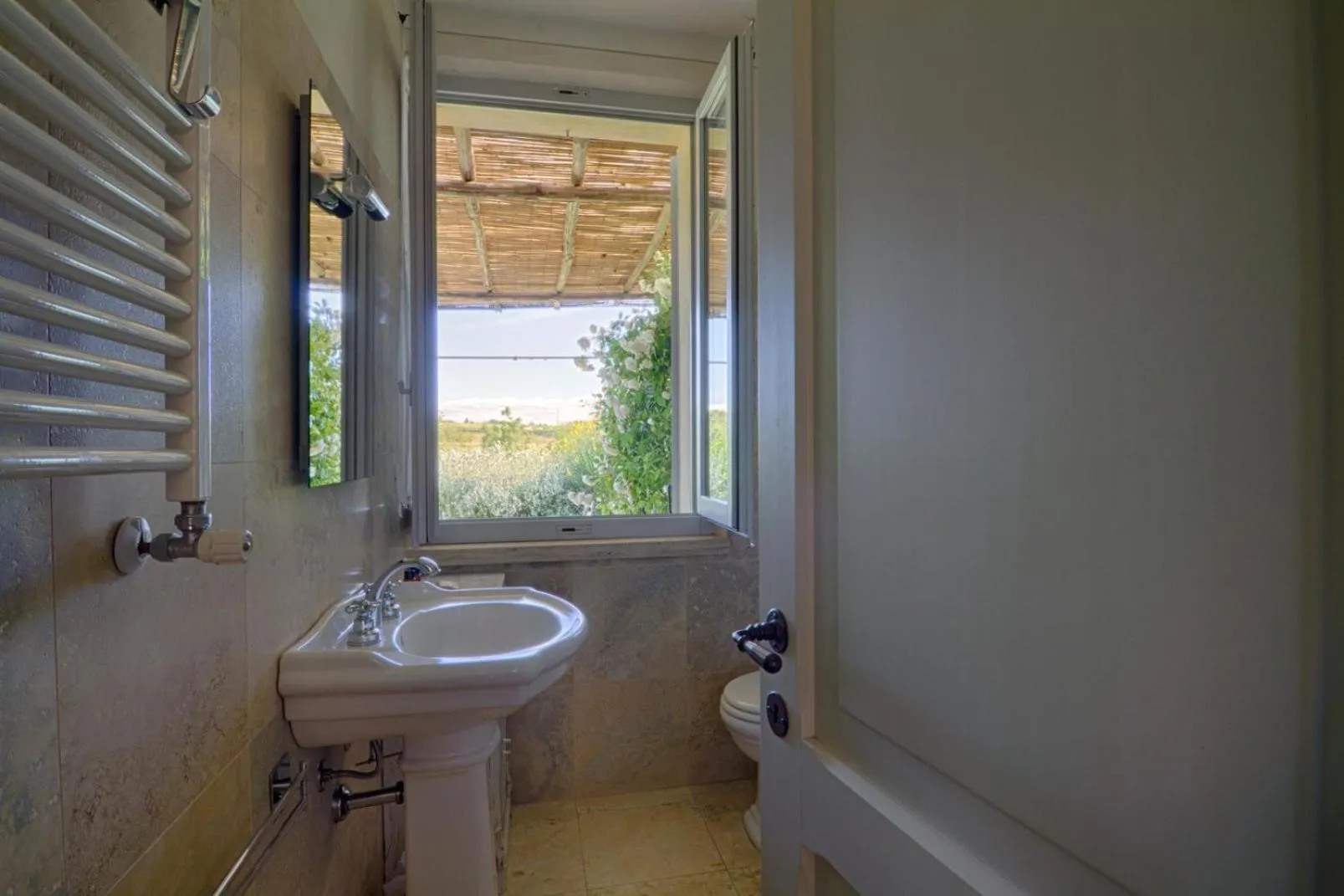 Bathroom in Rinidia Bio