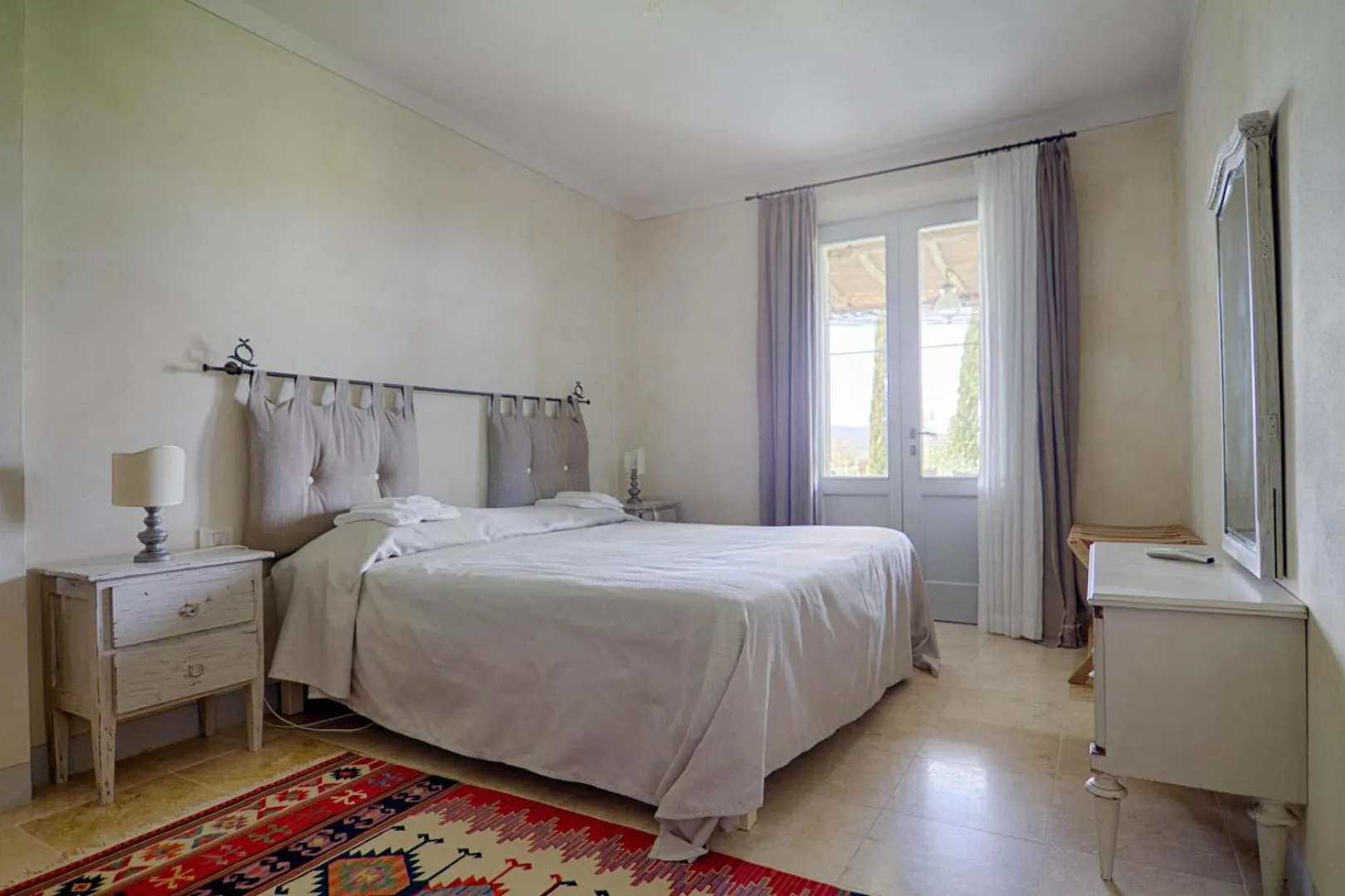 Bedroom, Bed in Rinidia Bio