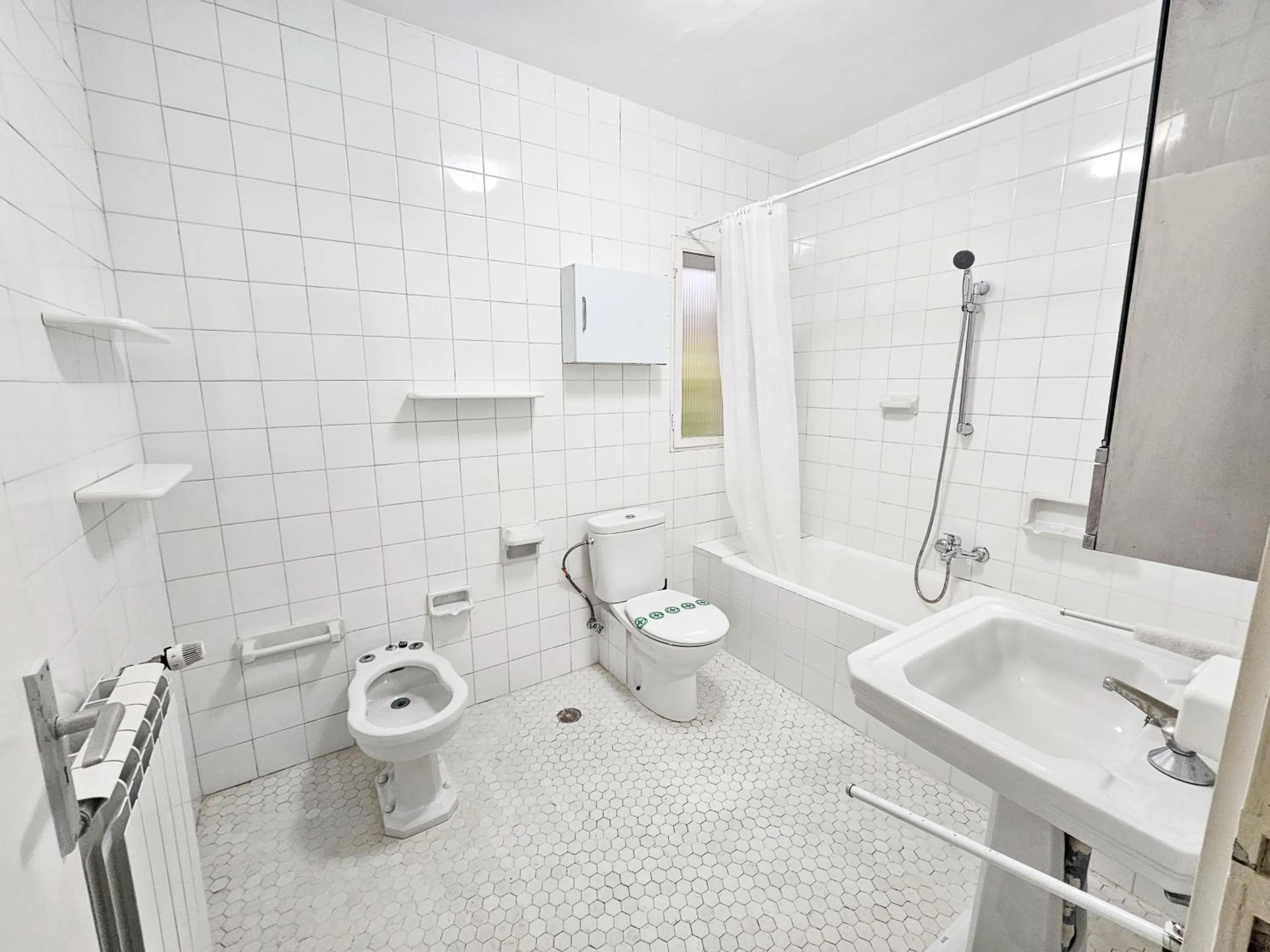 Toilet in Complejo Bubal Formigal 3000