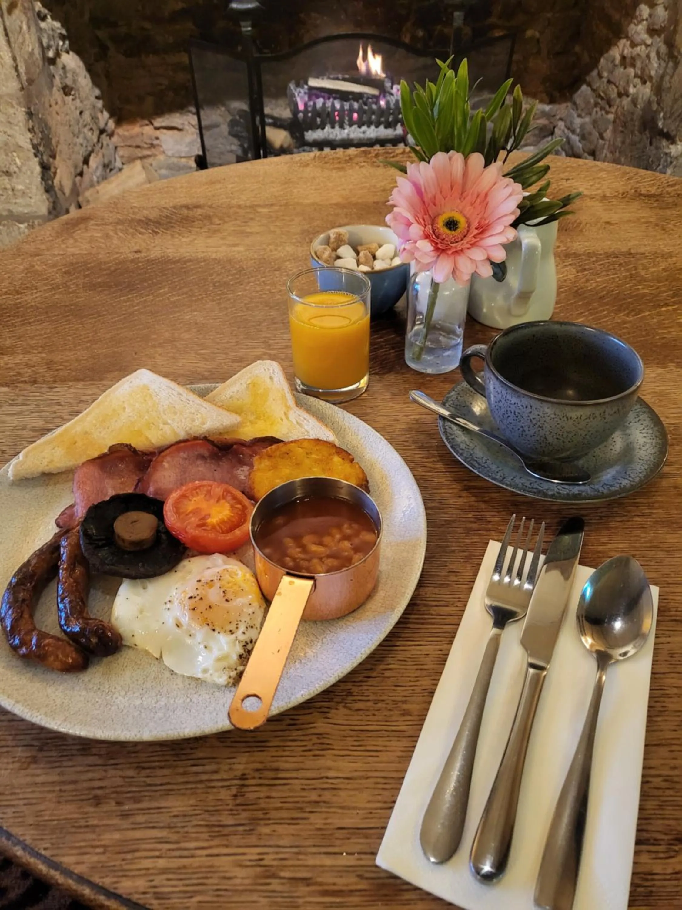Breakfast in The Colesbourne Inn