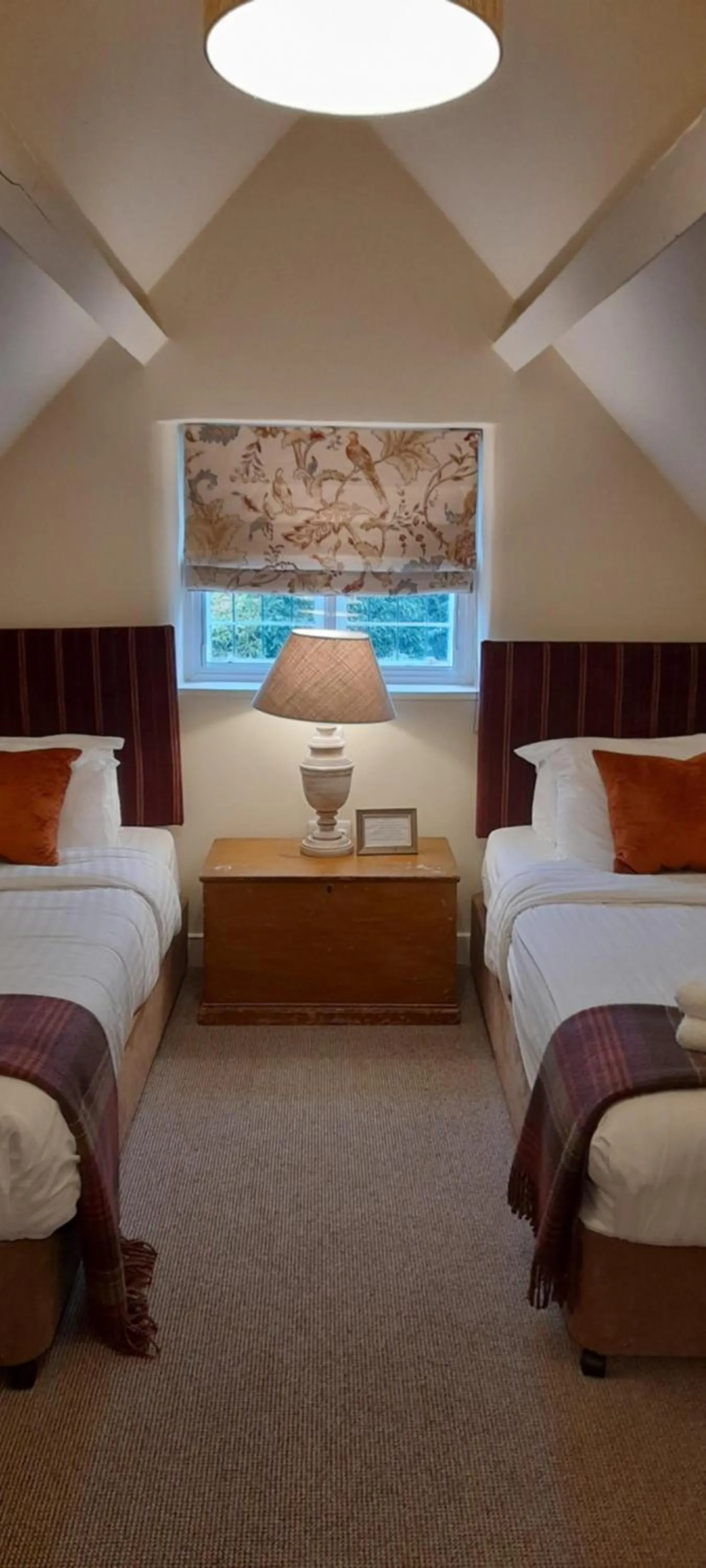 Bedroom, Bed in The Colesbourne Inn