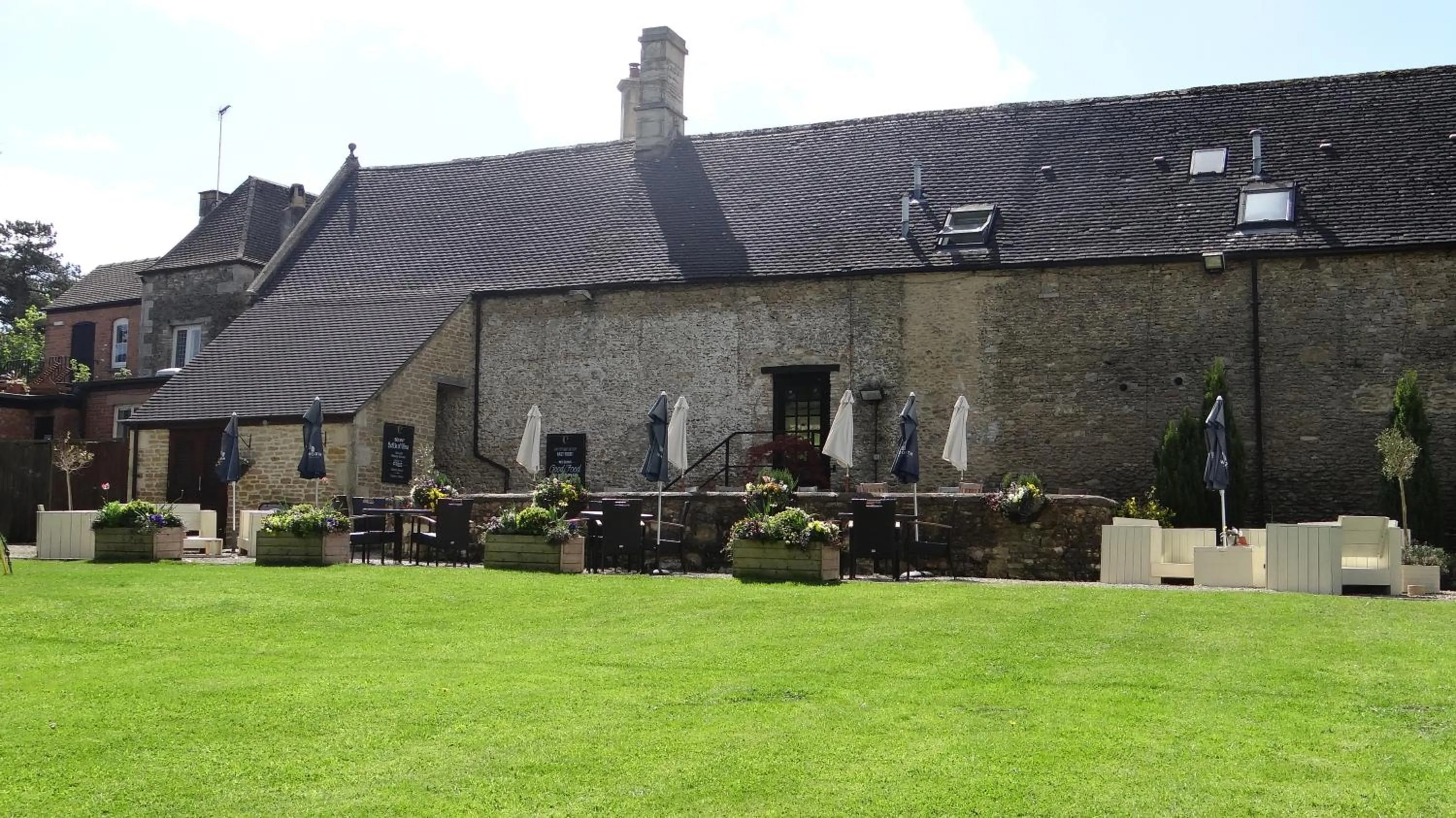 Garden in The Colesbourne Inn