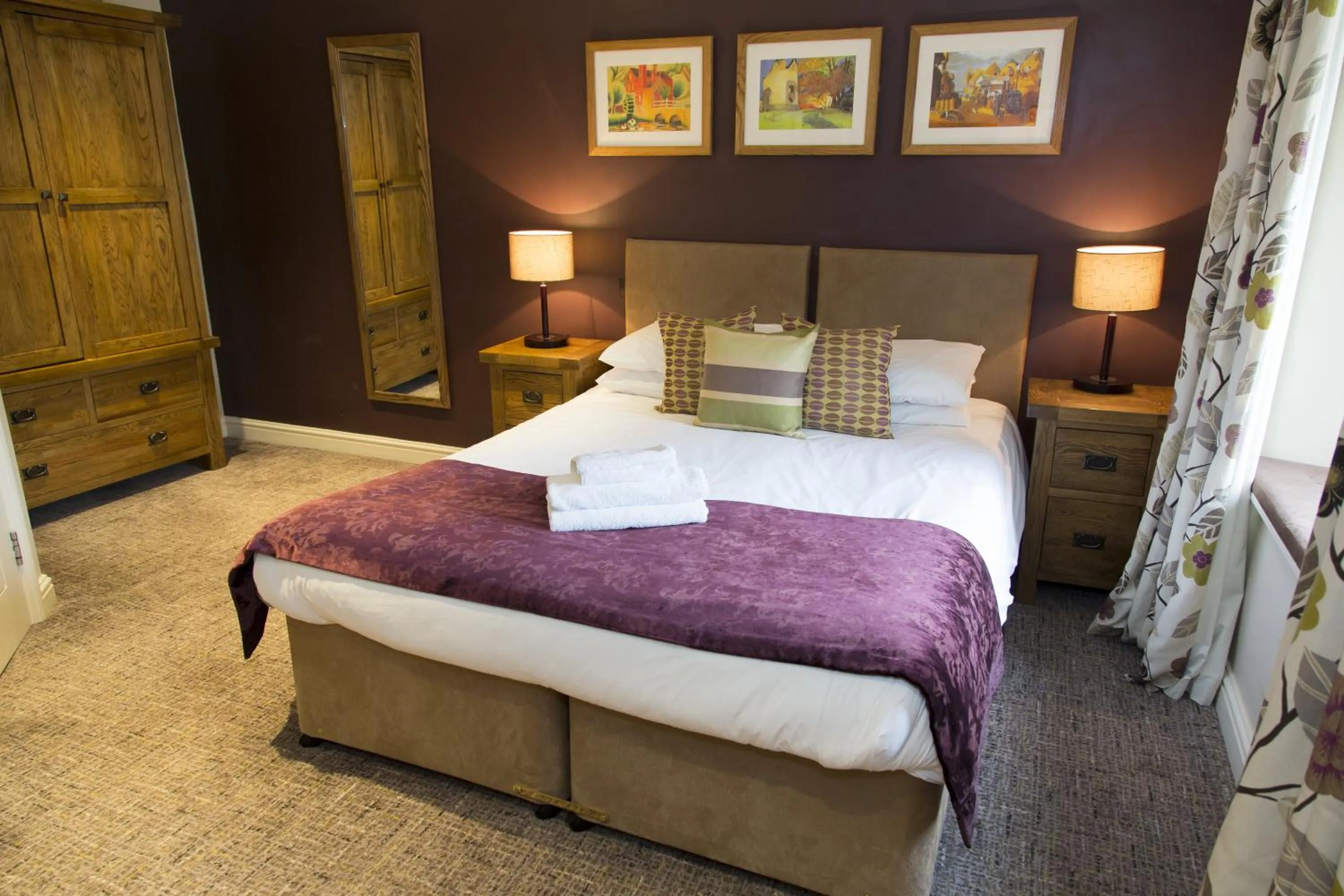 Bed in The Colesbourne Inn