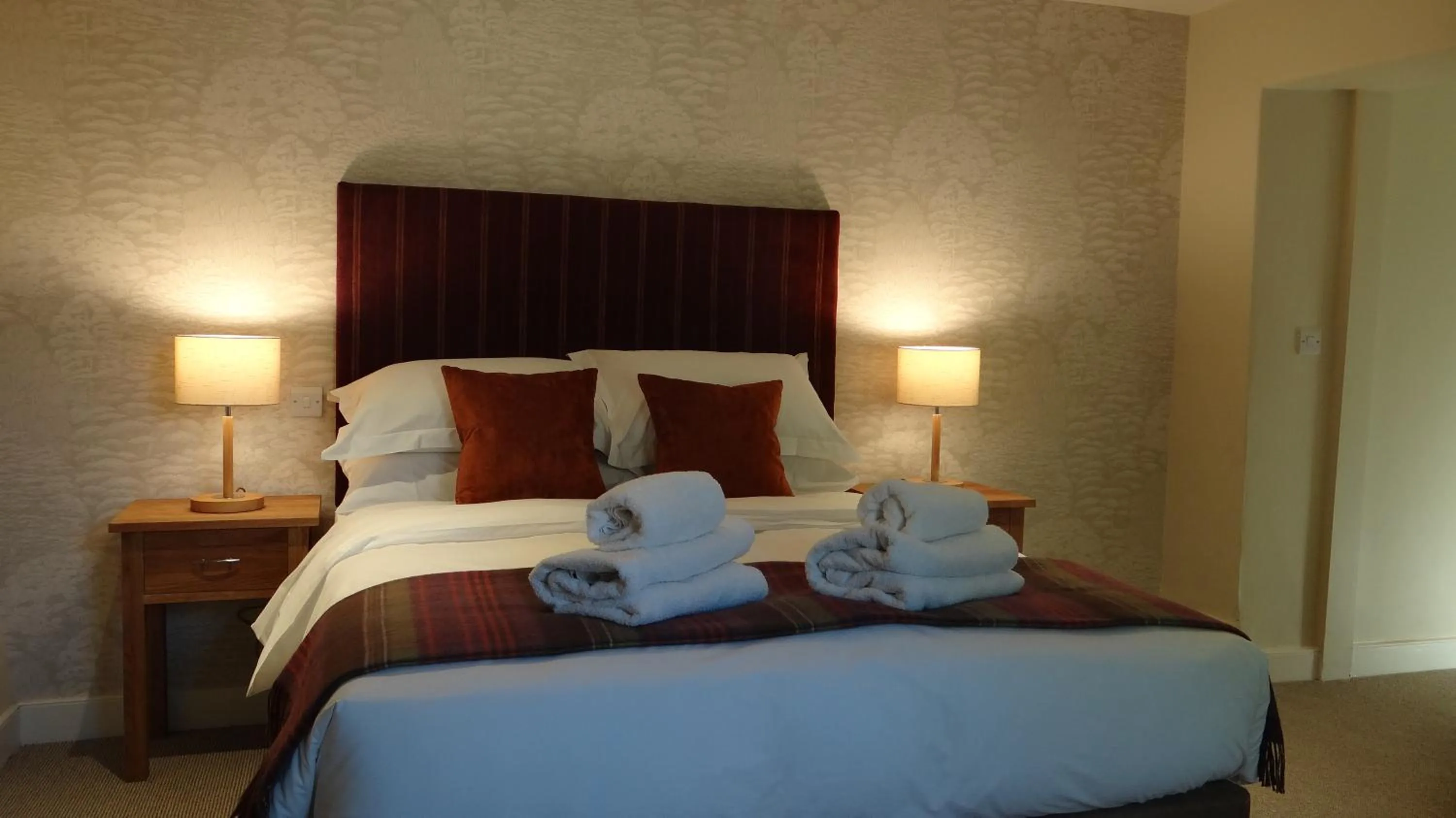 Bed in The Colesbourne Inn