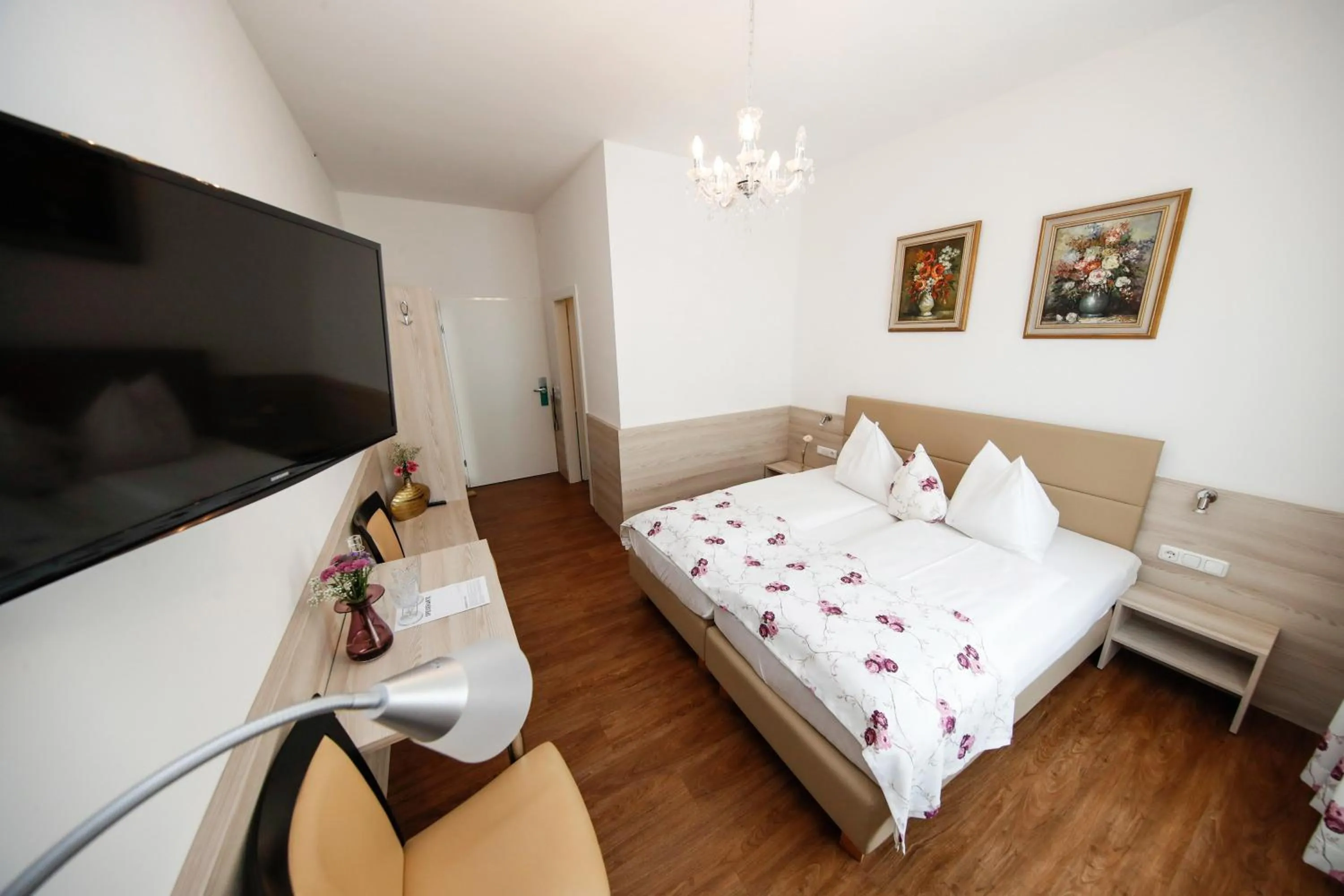 Photo of the whole room, Bed in Hotel Lehenerhof