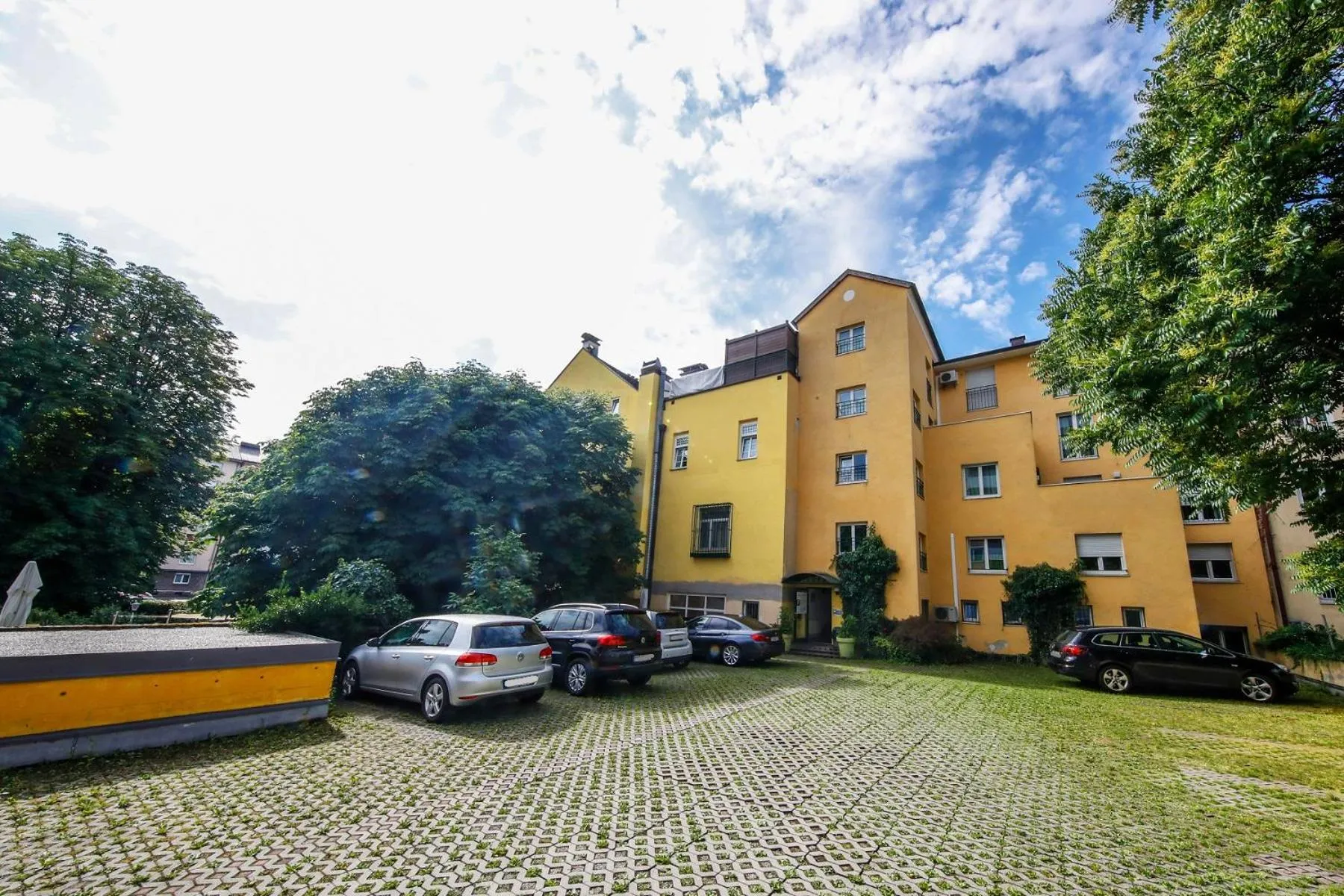 Parking in Hotel Lehenerhof