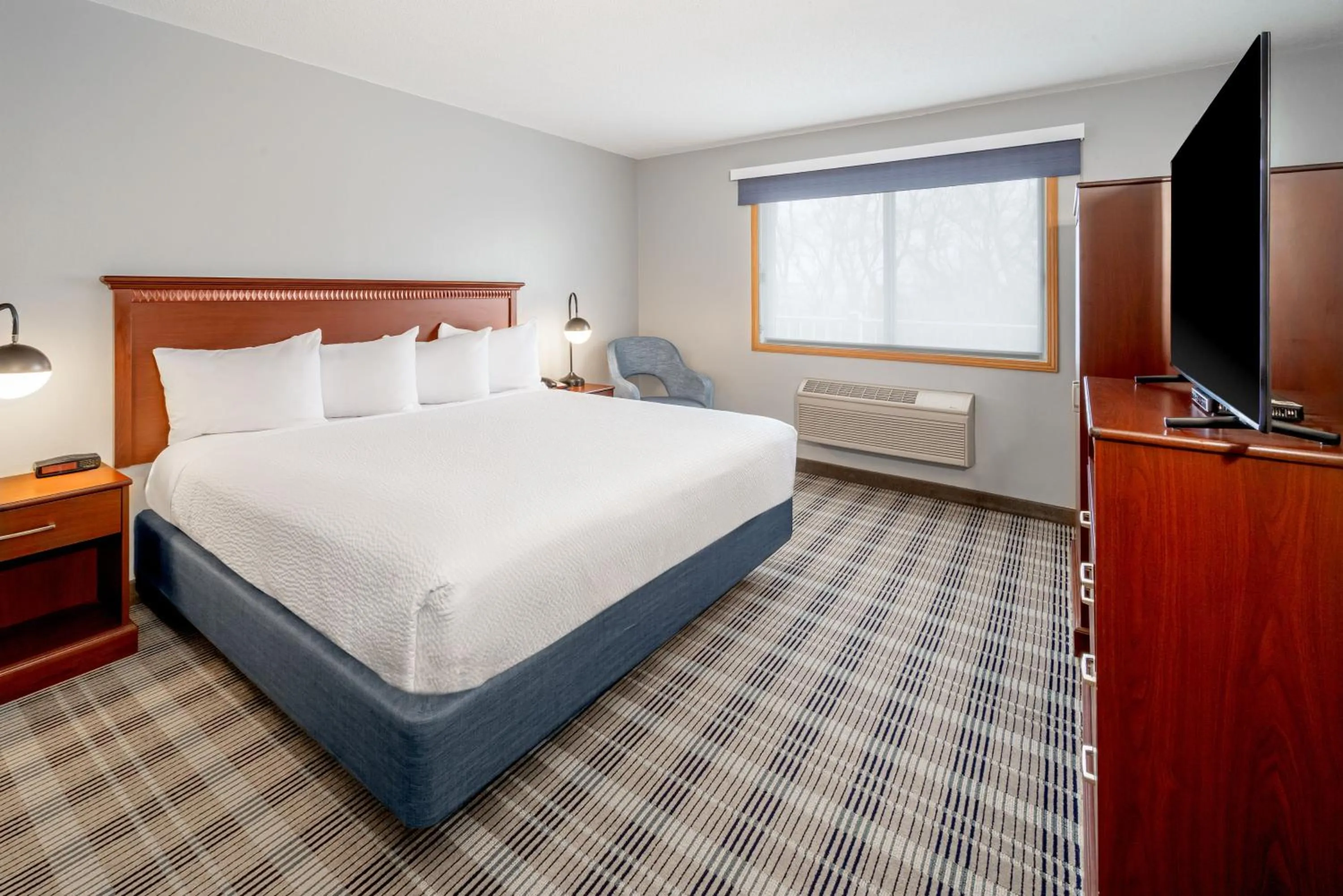 Bedroom, Bed in AmericInn by Wyndham Valley City Conference Center